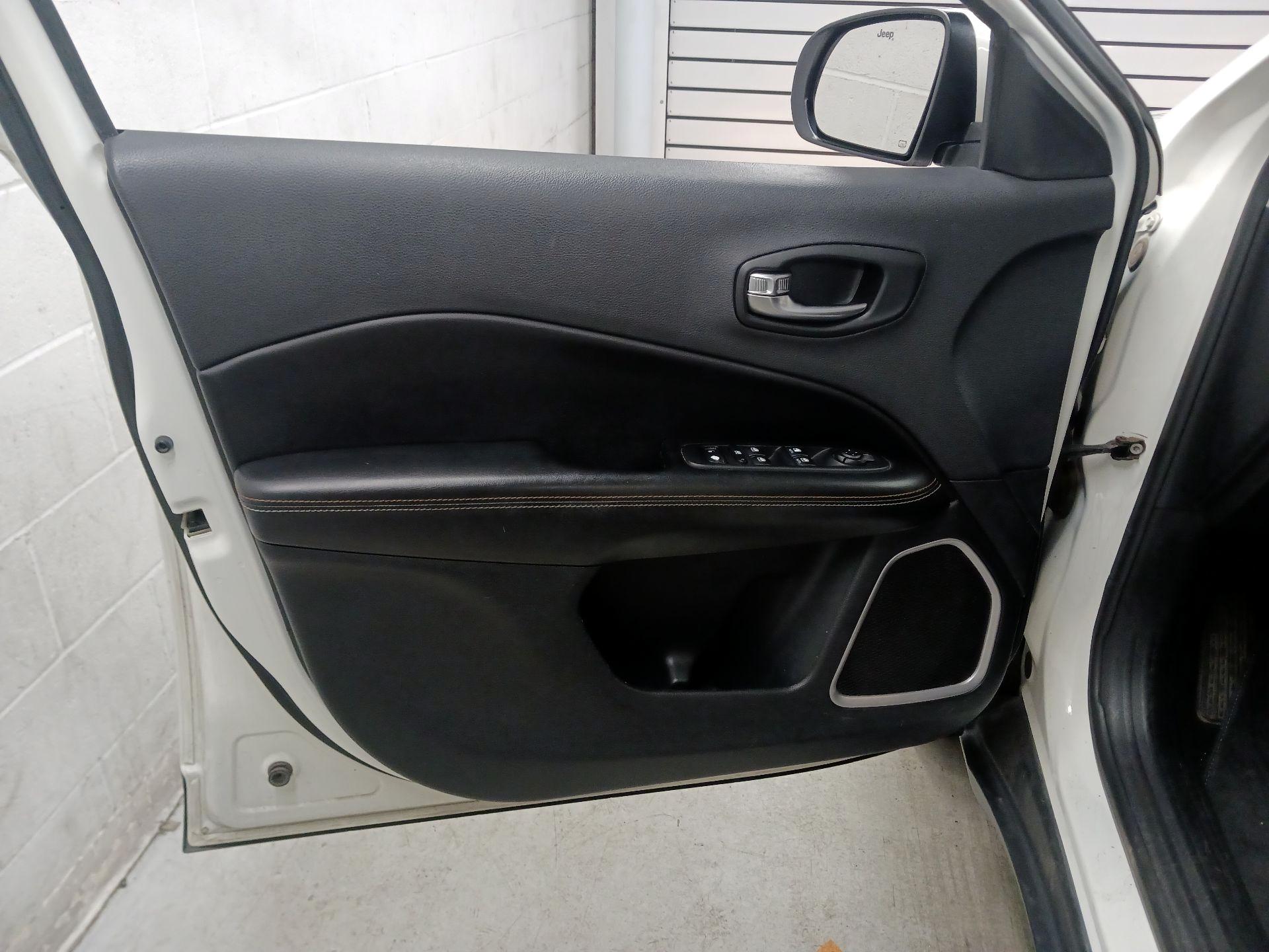 Thumbnail: 2018 Jeep Compass - 10