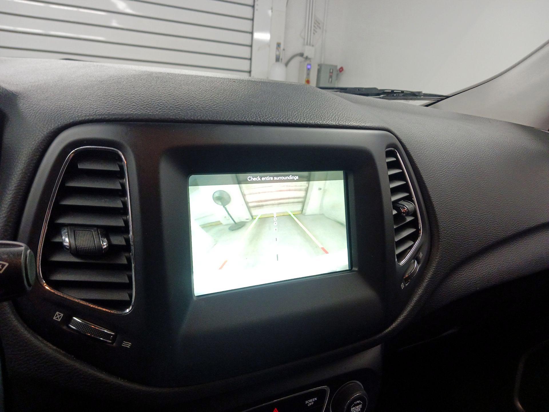 Thumbnail: 2018 Jeep Compass - 11