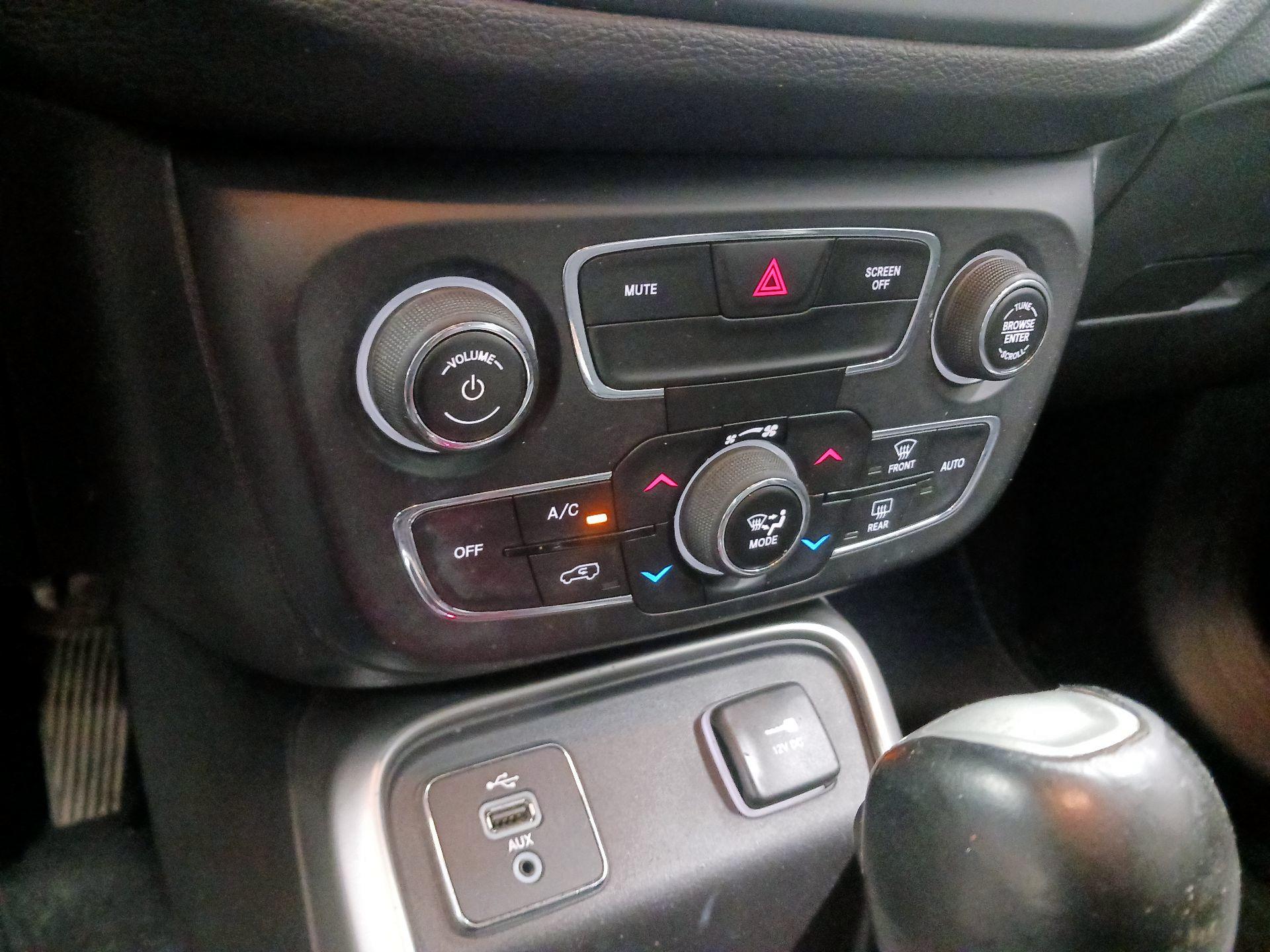 Thumbnail: 2018 Jeep Compass - 13