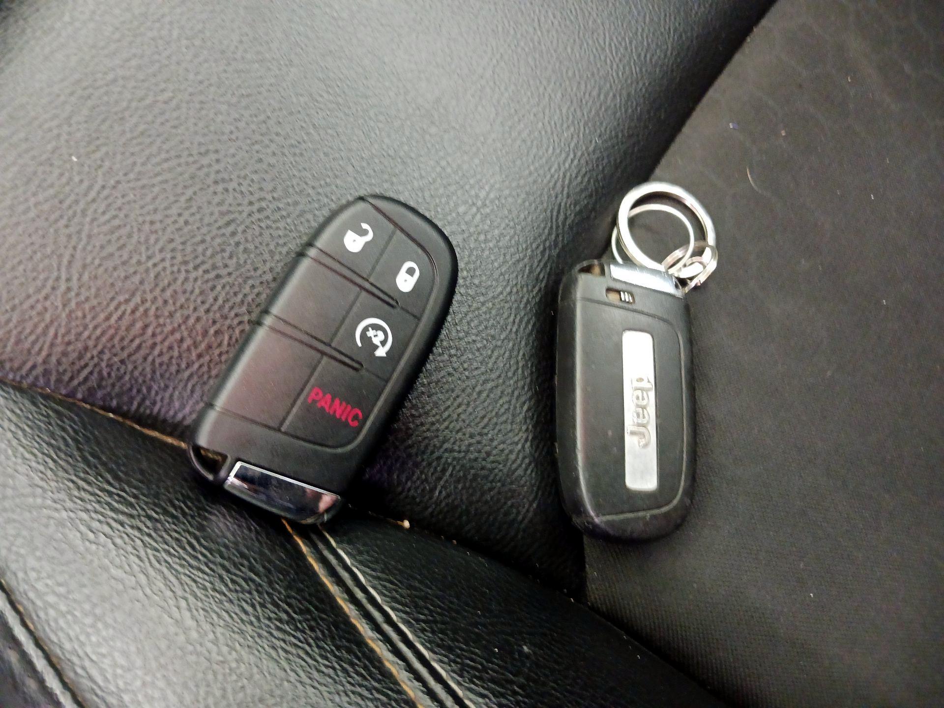 Thumbnail: 2018 Jeep Compass - 18