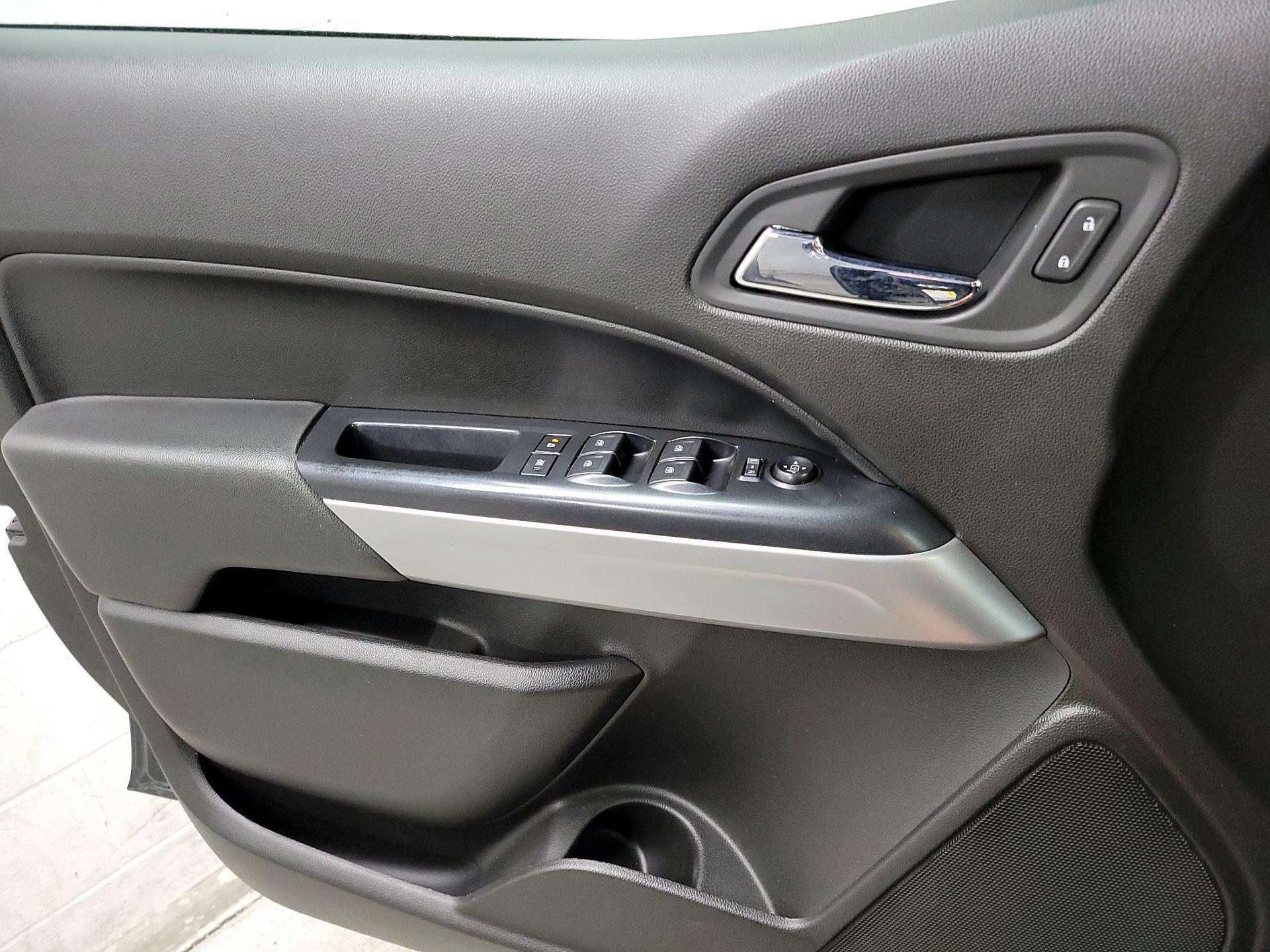 Thumbnail: 2017 Chevrolet Colorado - 12