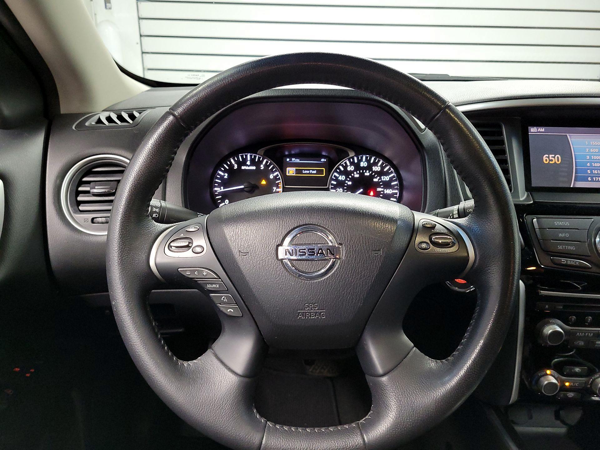 Thumbnail: 2014 Nissan Pathfinder - 10