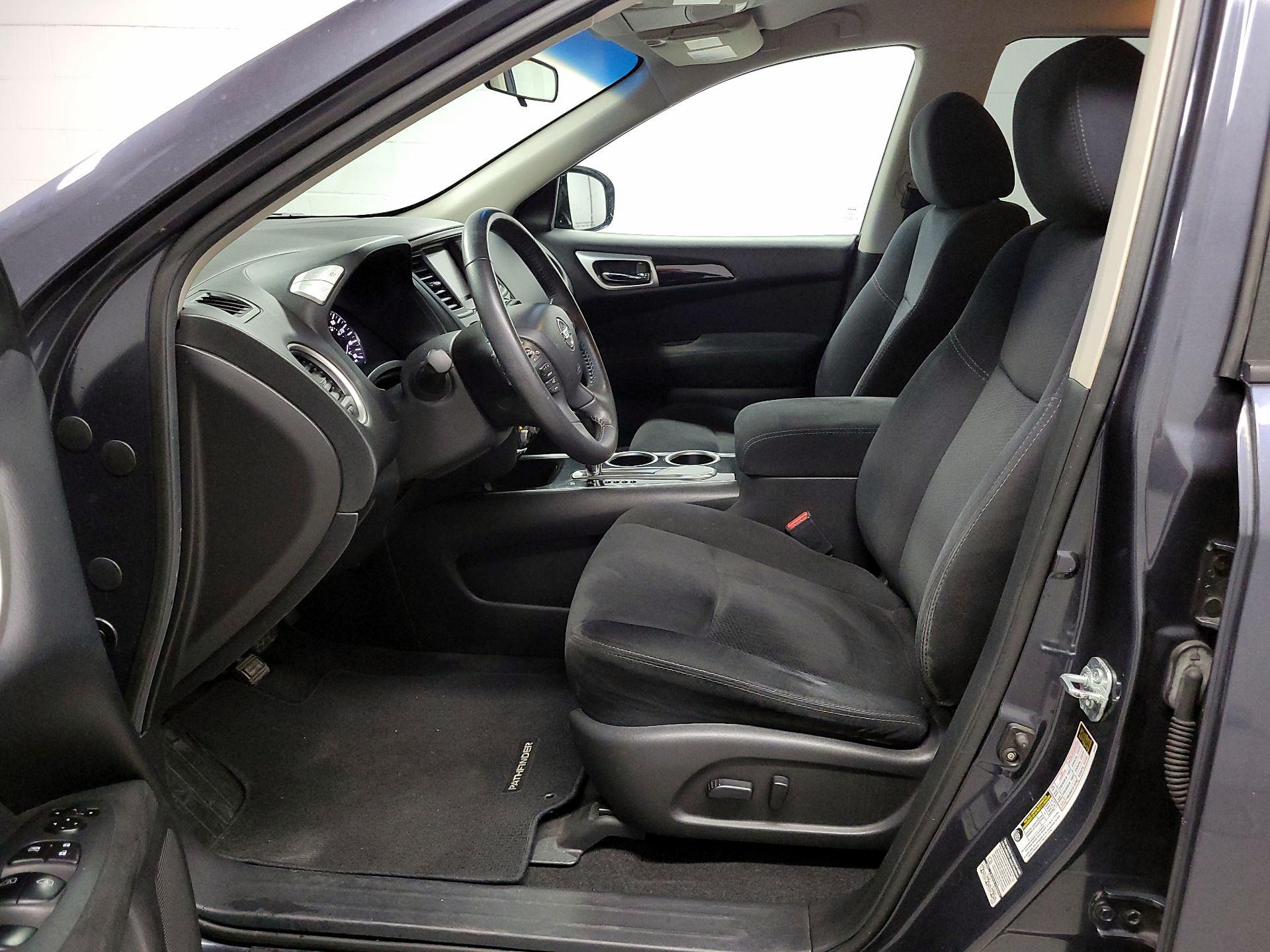 Thumbnail: 2014 Nissan Pathfinder - 11