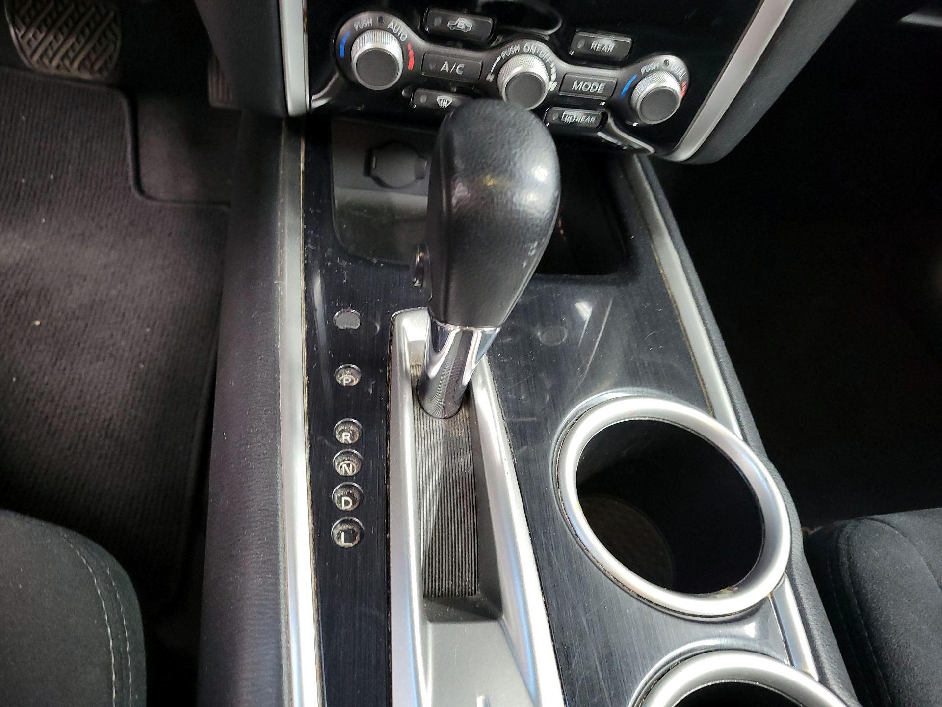 Thumbnail: 2014 Nissan Pathfinder - 17