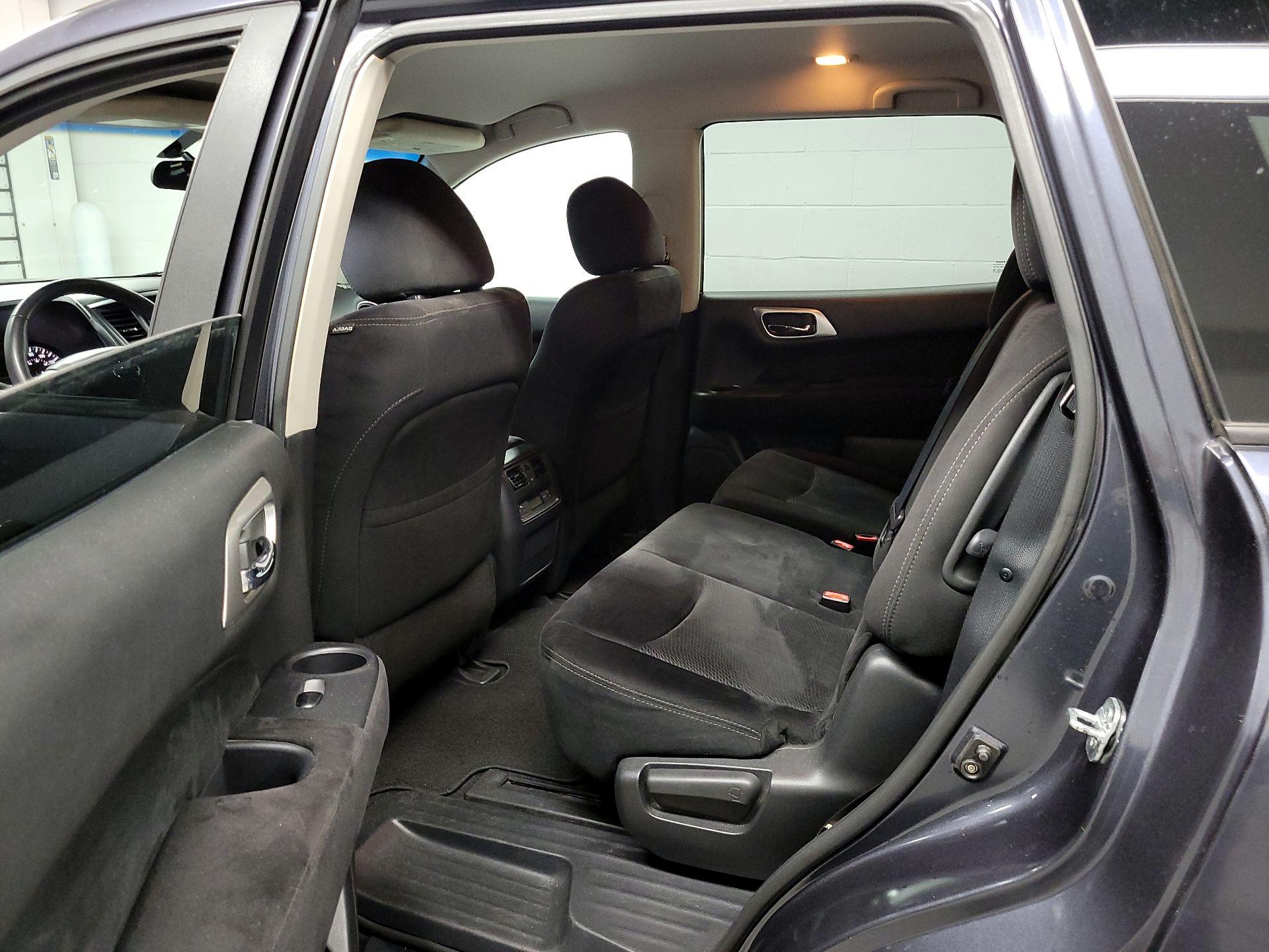 Thumbnail: 2014 Nissan Pathfinder - 19