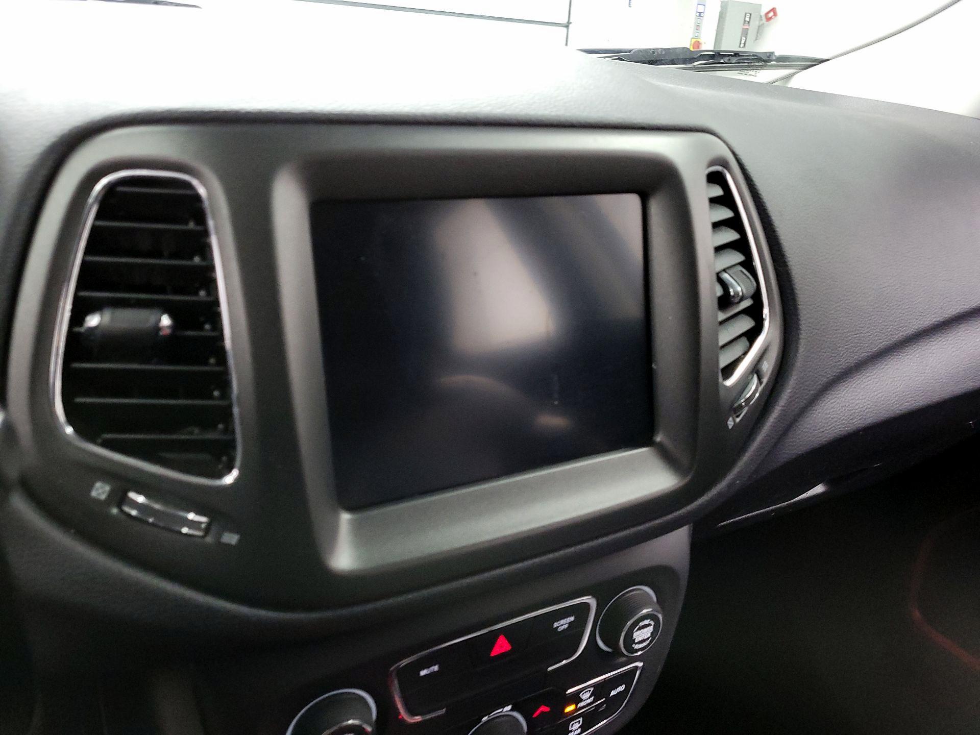 Thumbnail: 2019 Jeep Compass - 11