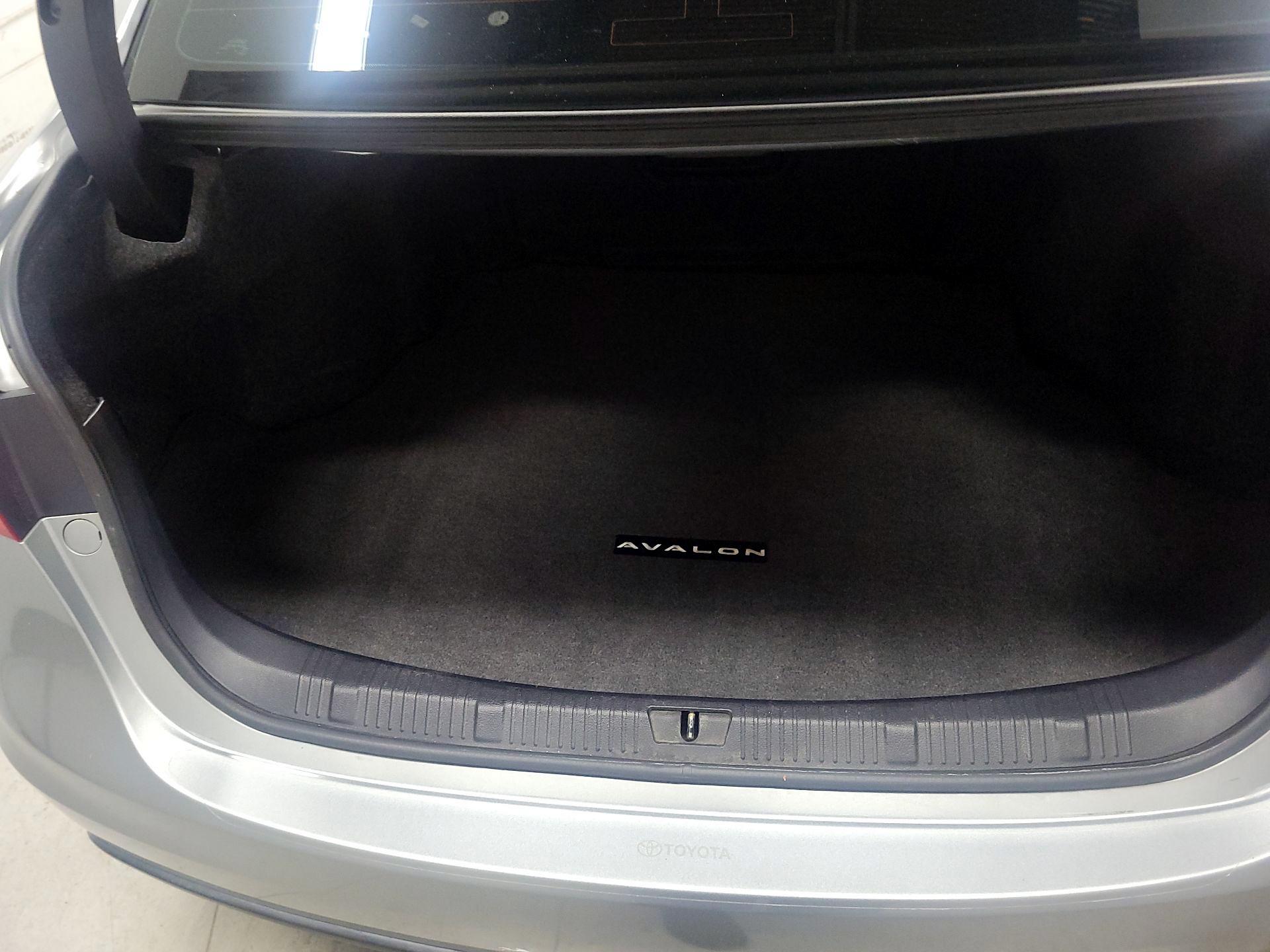 Thumbnail: 2015 Toyota Avalon - 14