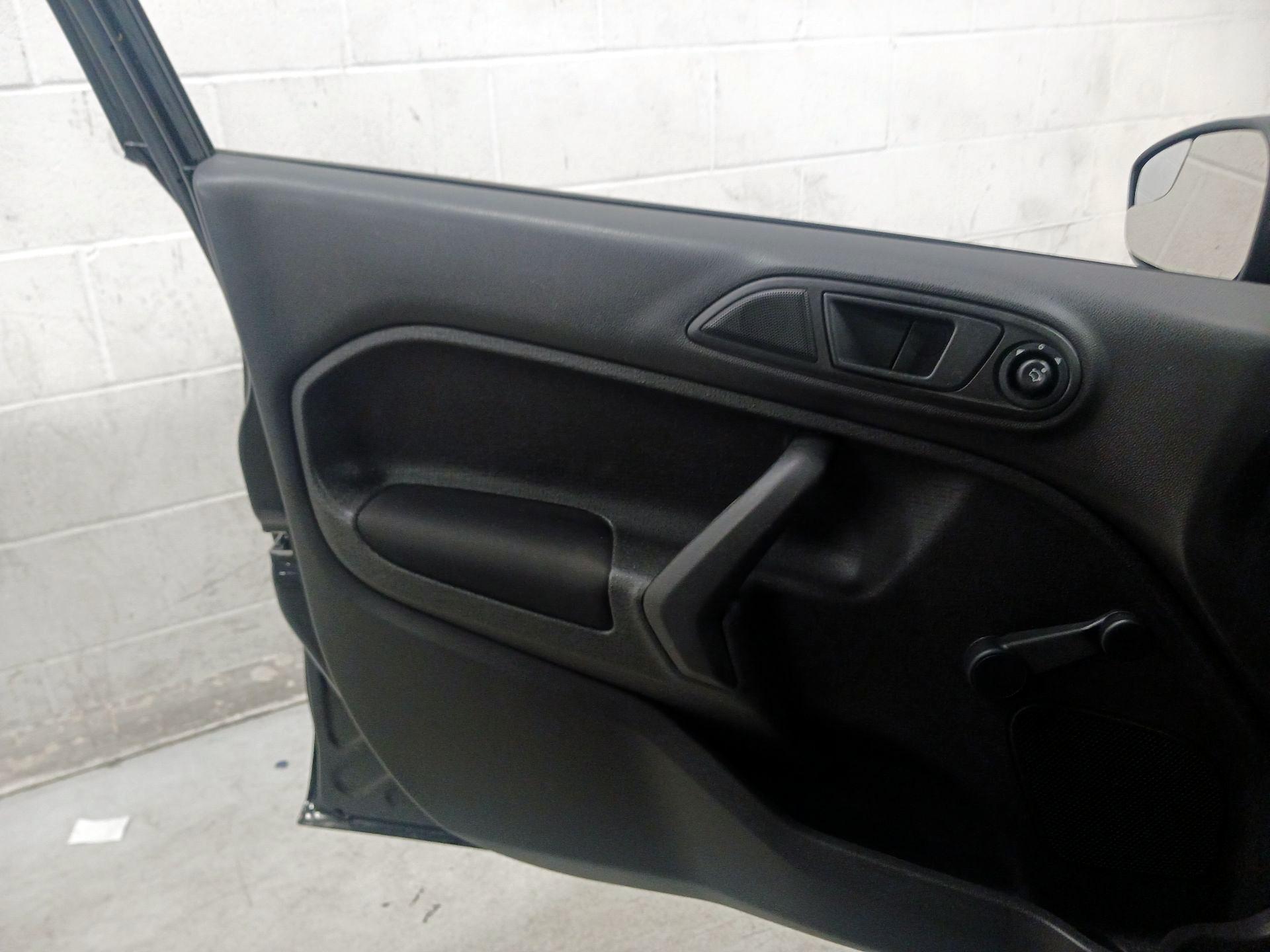 Thumbnail: 2018 Ford Fiesta - 12