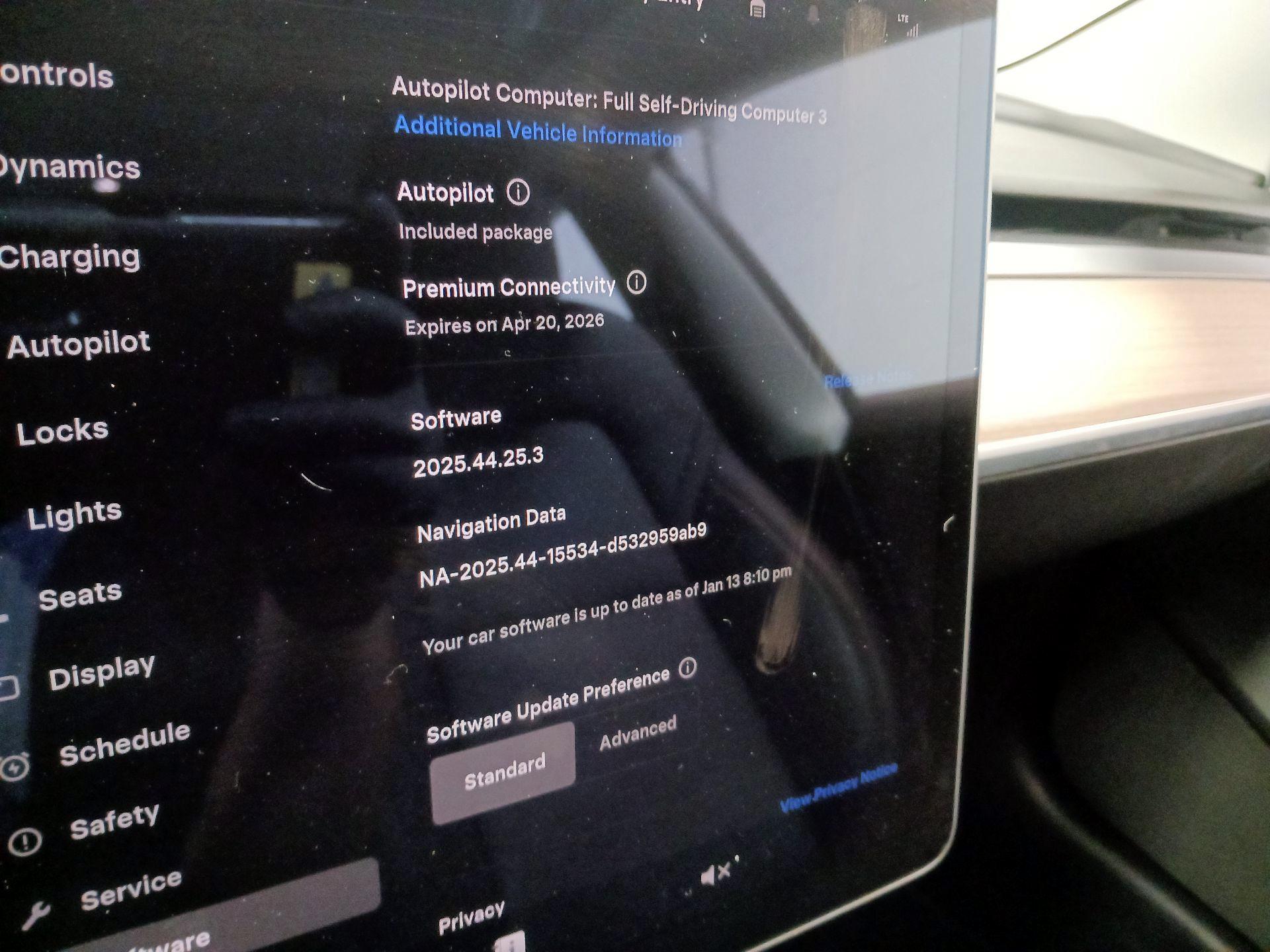 Thumbnail: 2022 Tesla Model 3 - 15