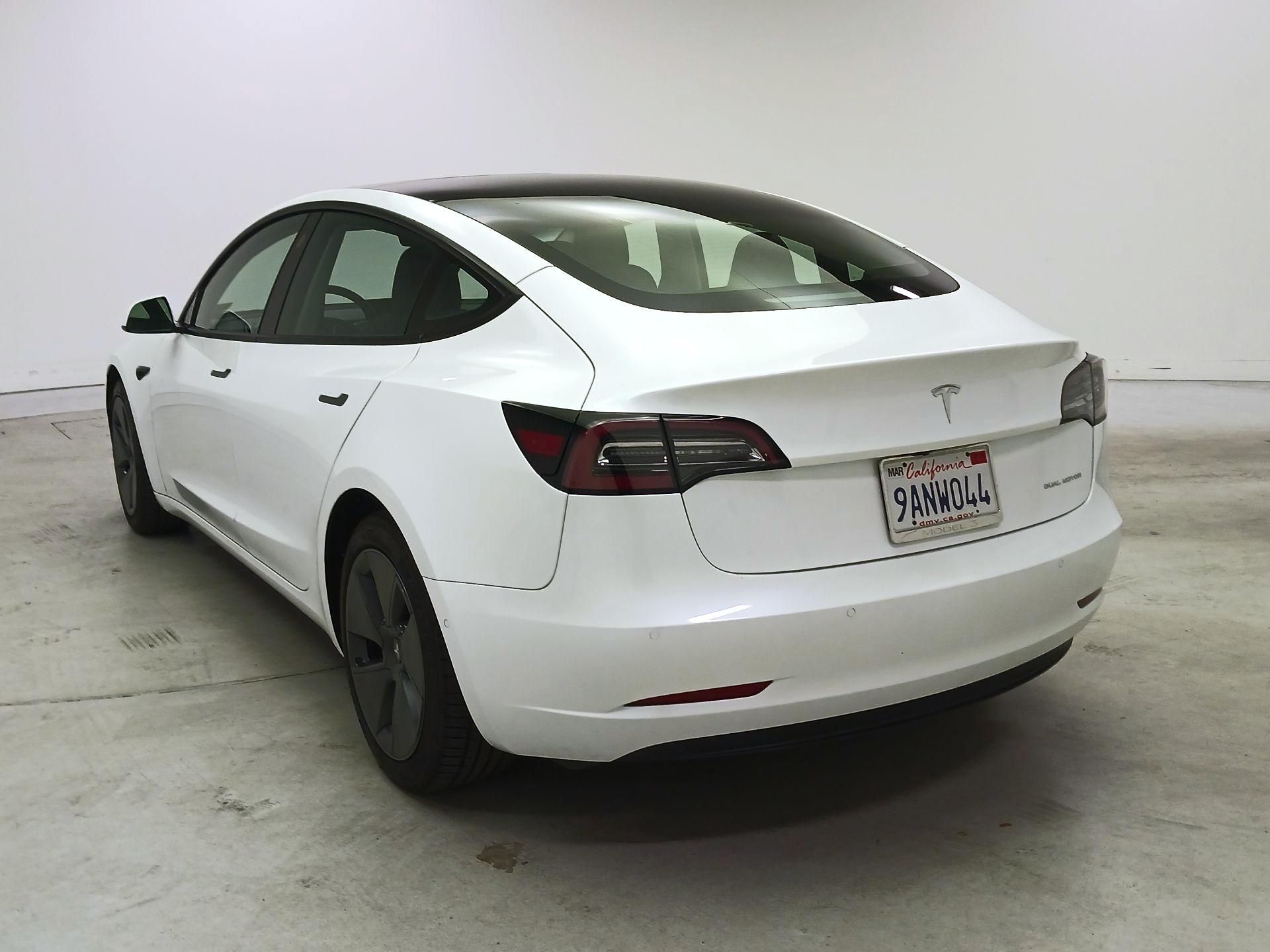 Thumbnail: 2022 Tesla Model 3 - 7