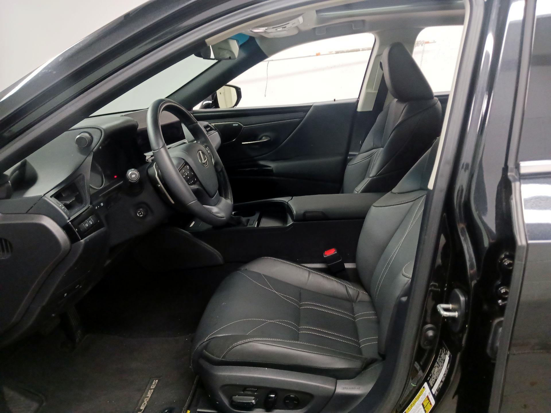 Thumbnail: 2025 Lexus ES - 9