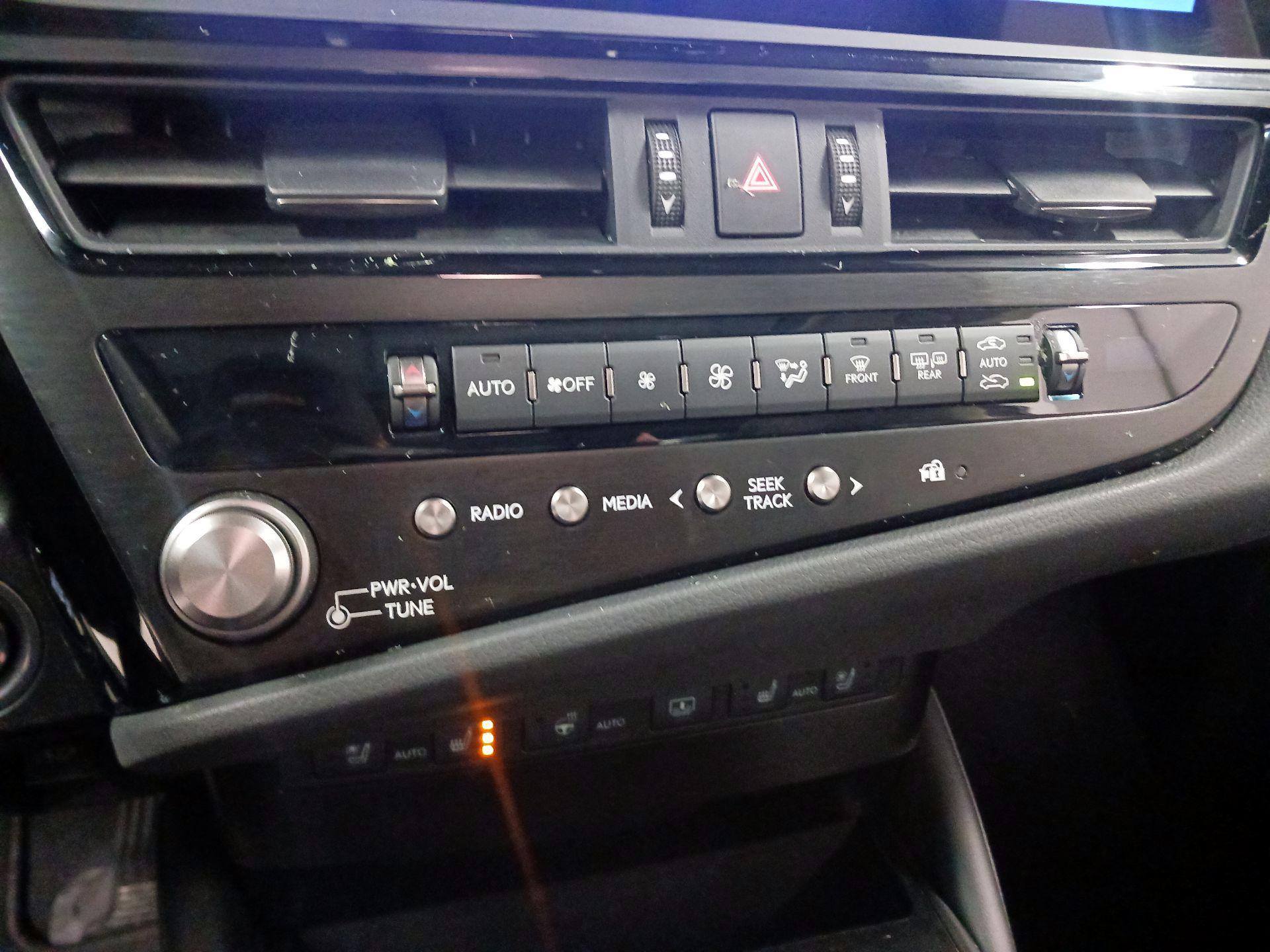 Thumbnail: 2025 Lexus ES - 14