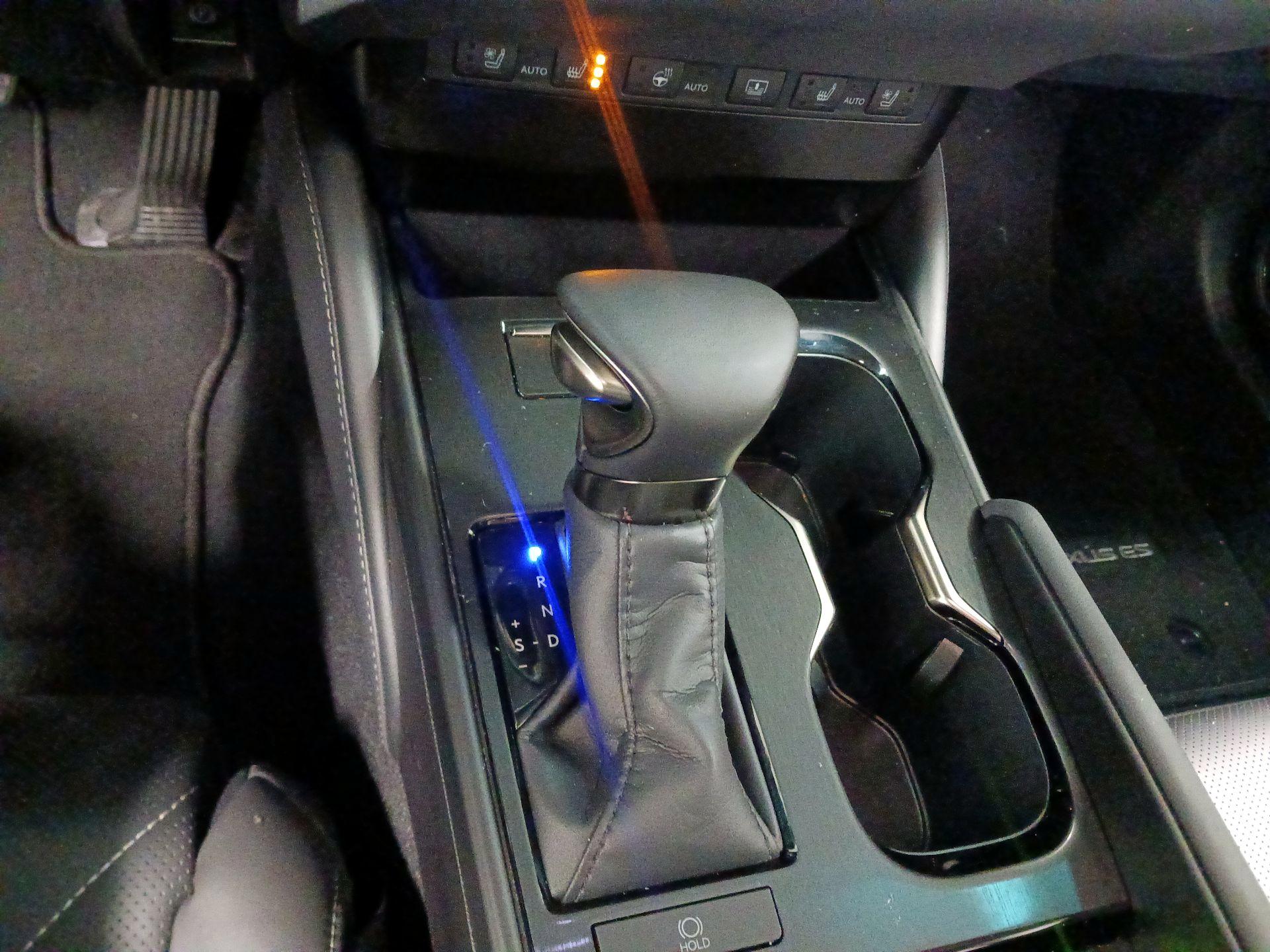 Thumbnail: 2025 Lexus ES - 15