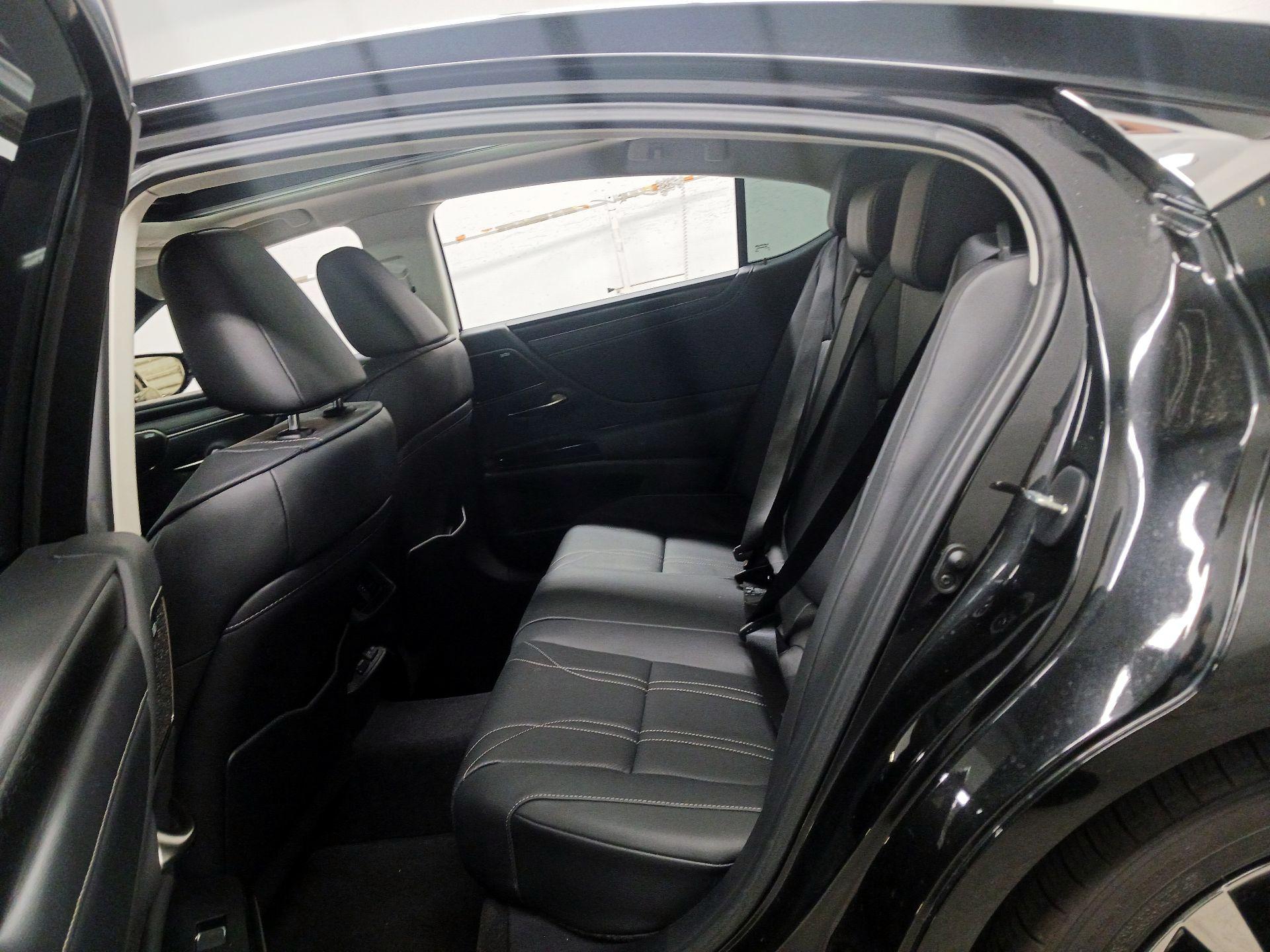 Thumbnail: 2025 Lexus ES - 18