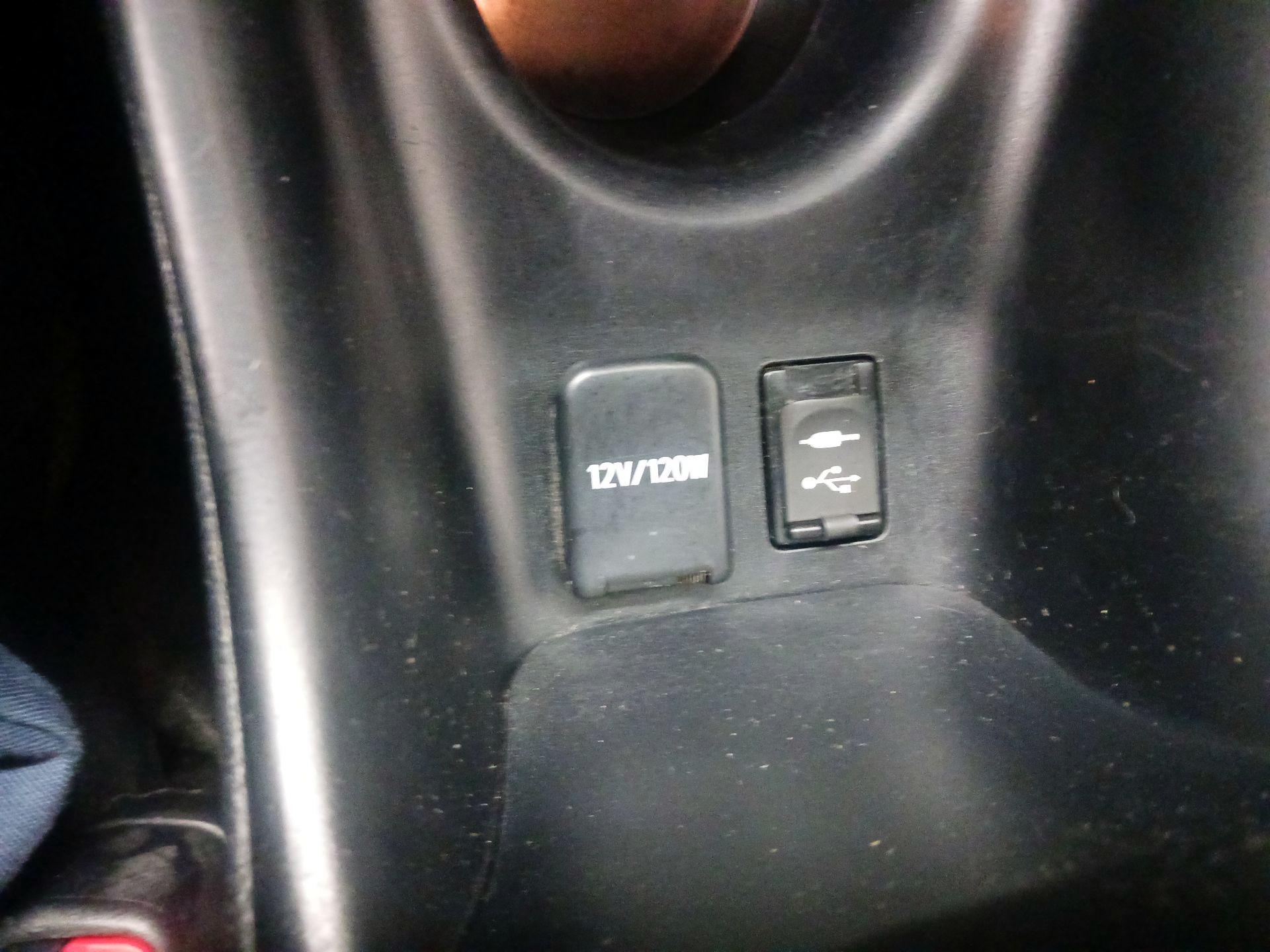 Thumbnail: 2016 Toyota Prius - 16