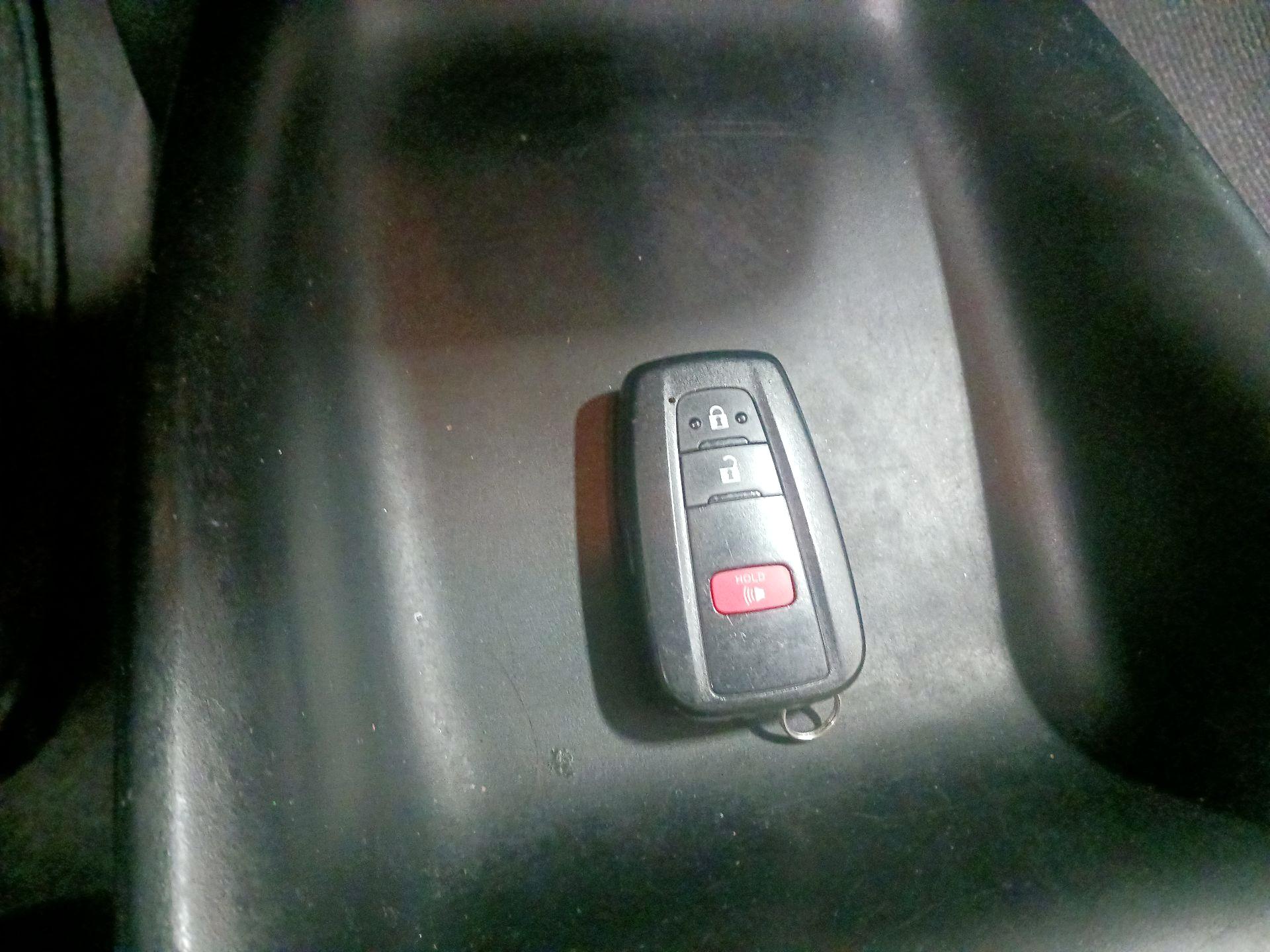 Thumbnail: 2016 Toyota Prius - 20