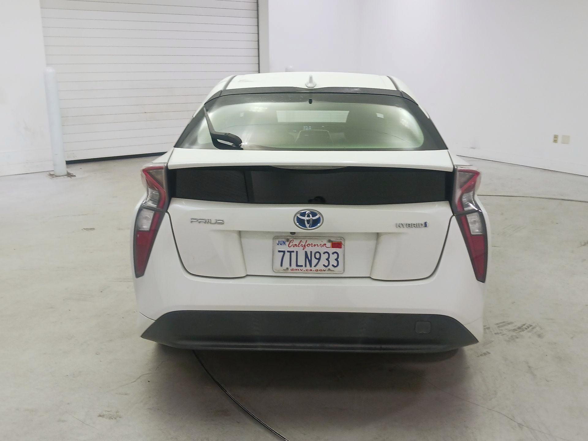 Thumbnail: 2016 Toyota Prius - 6