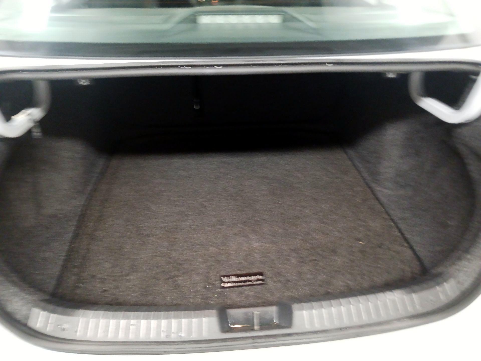 Thumbnail: 2019 Volkswagen Jetta - 14