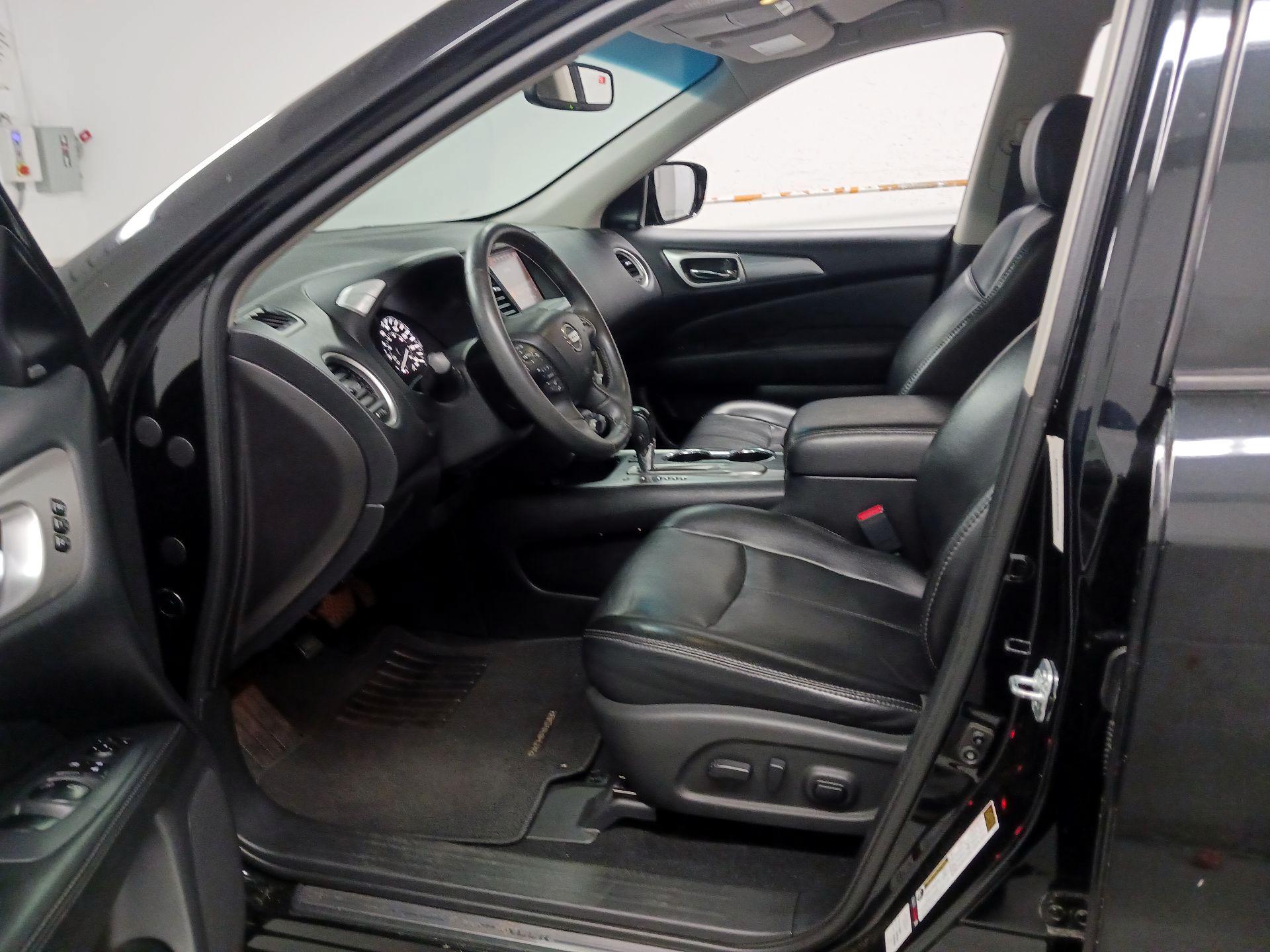 Thumbnail: 2017 Nissan Pathfinder - 11