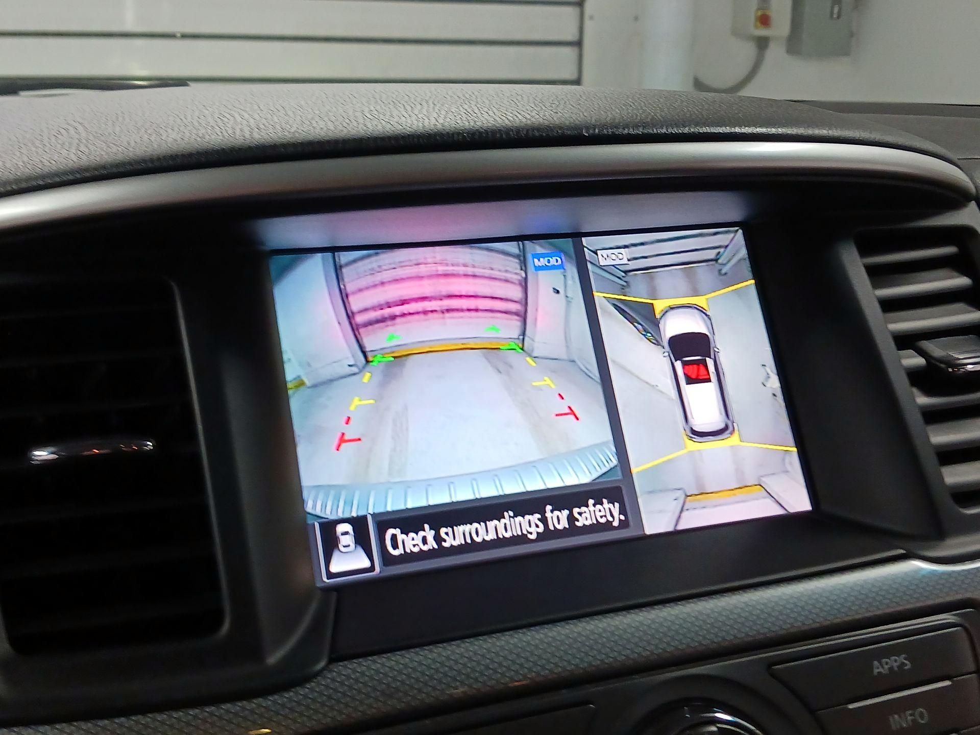 Thumbnail: 2017 Nissan Pathfinder - 14