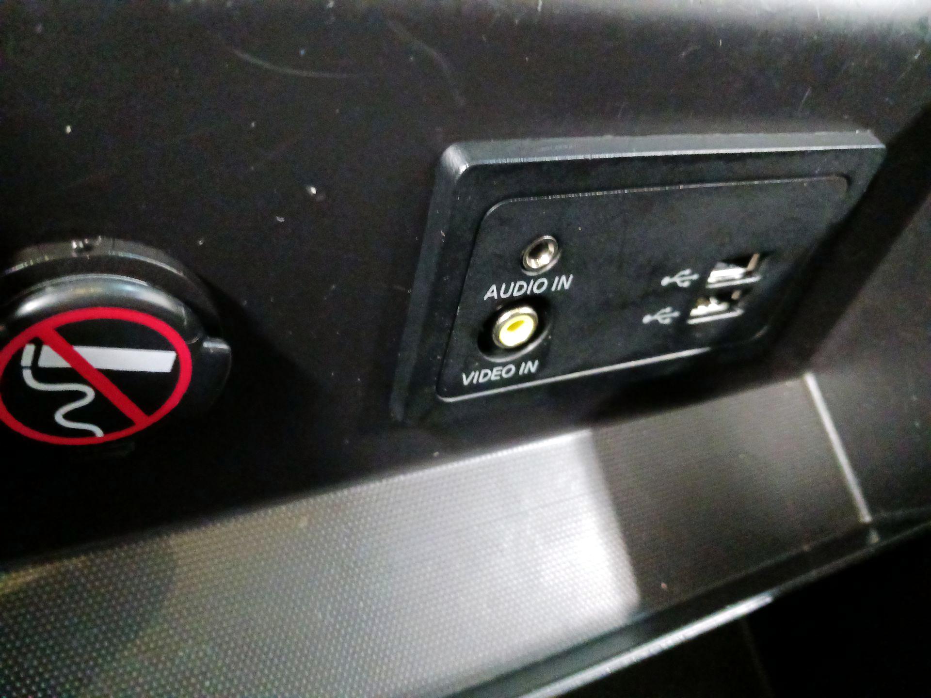 Thumbnail: 2017 Nissan Pathfinder - 18