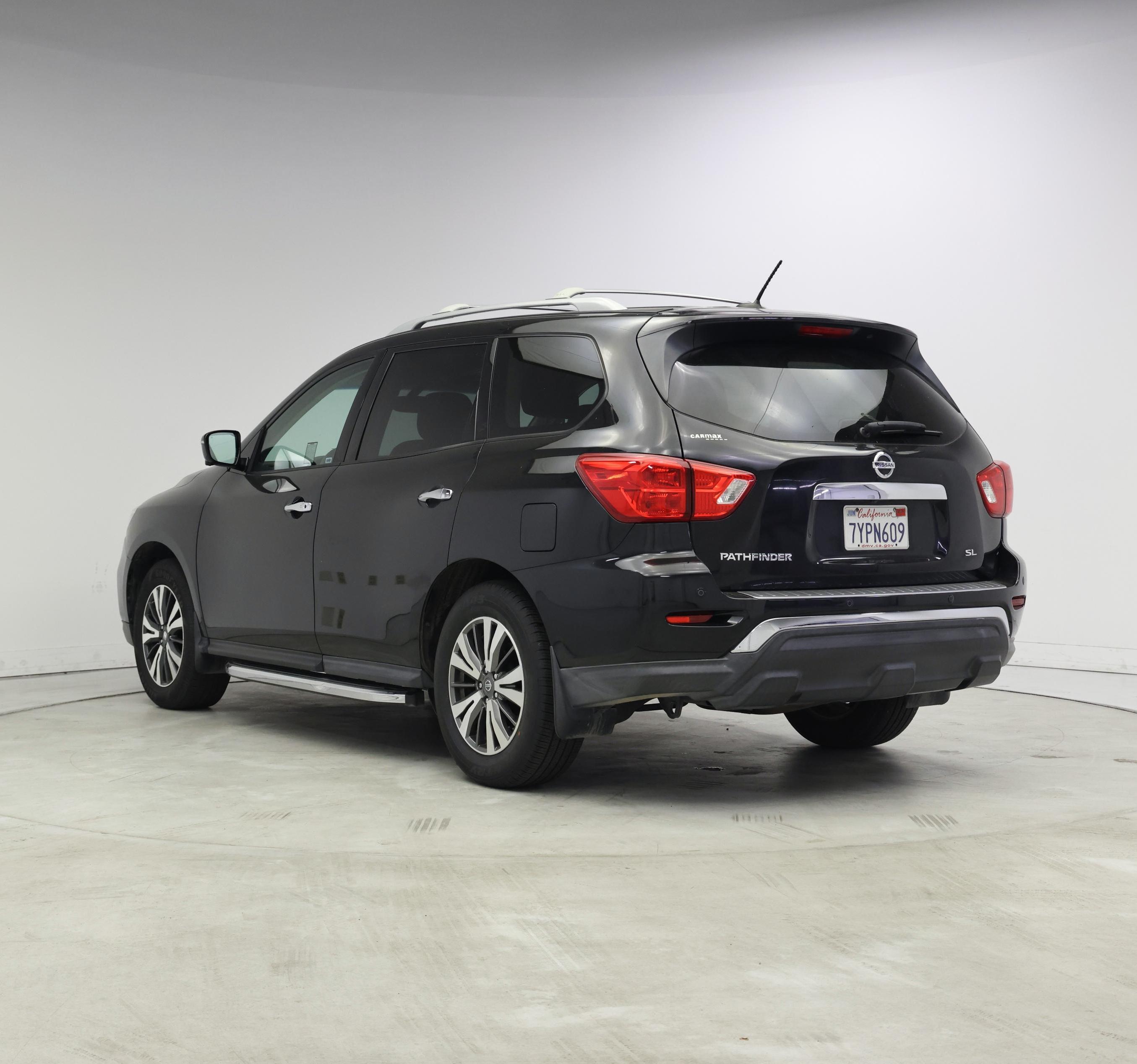 Thumbnail: 2017 Nissan Pathfinder - 2