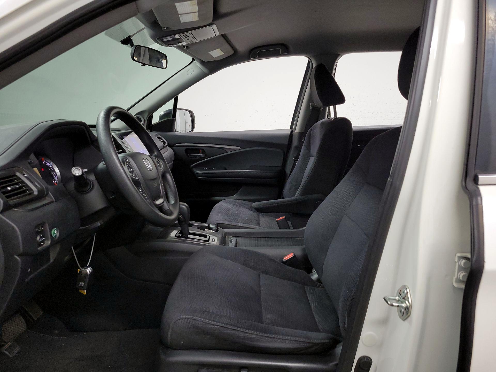 Thumbnail: 2017 Honda Pilot - 11