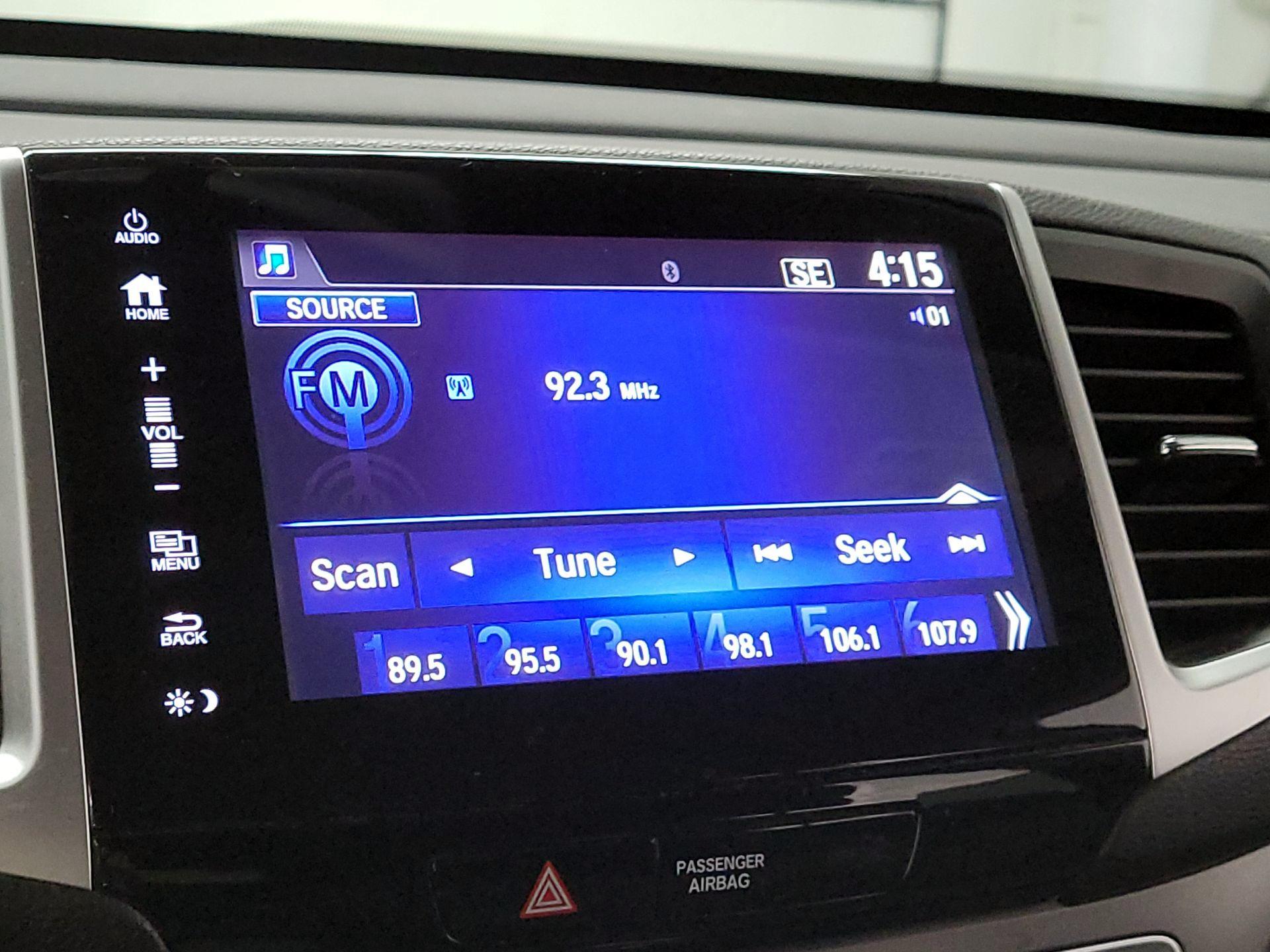 Thumbnail: 2017 Honda Pilot - 14