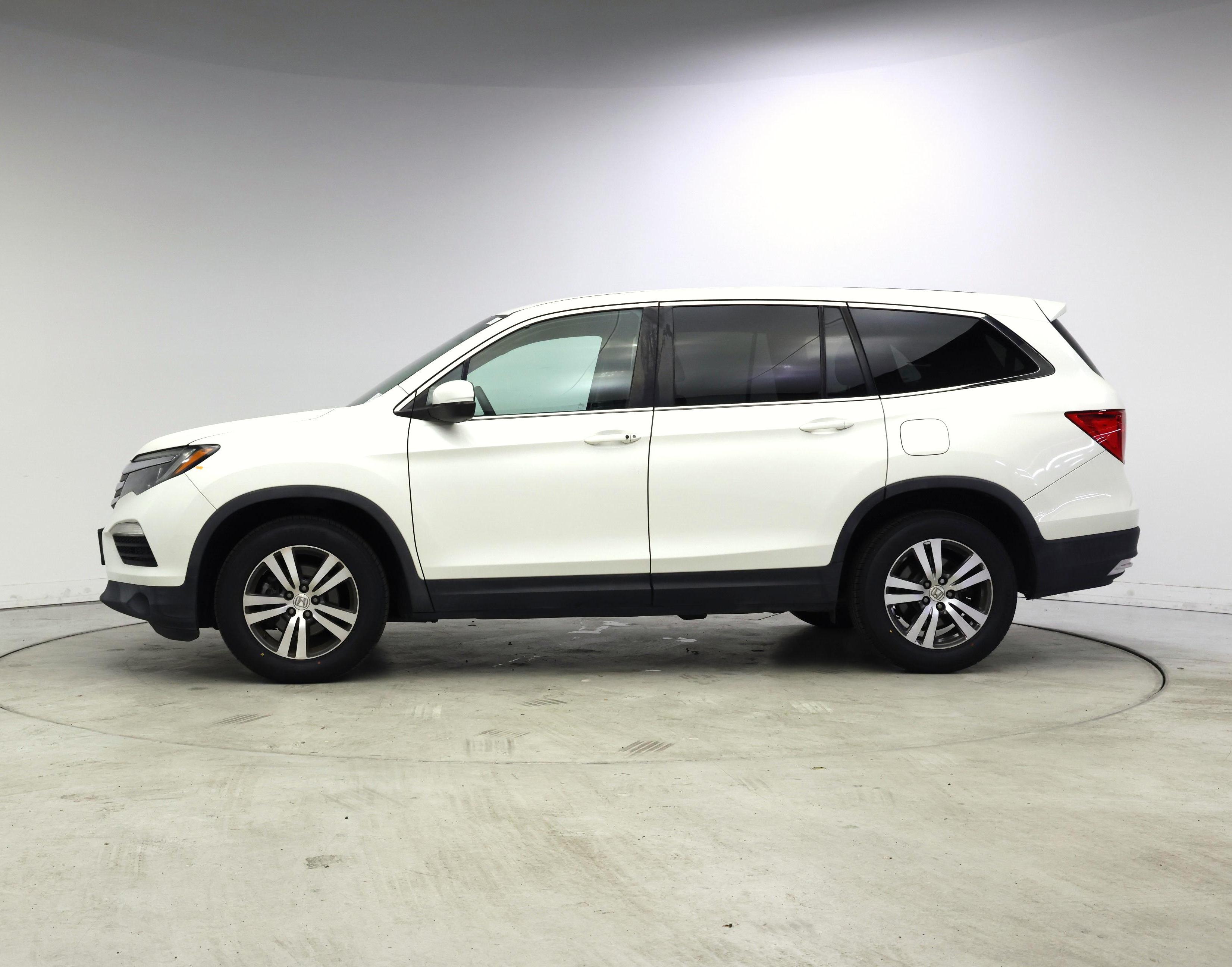 Thumbnail: 2017 Honda Pilot - 3