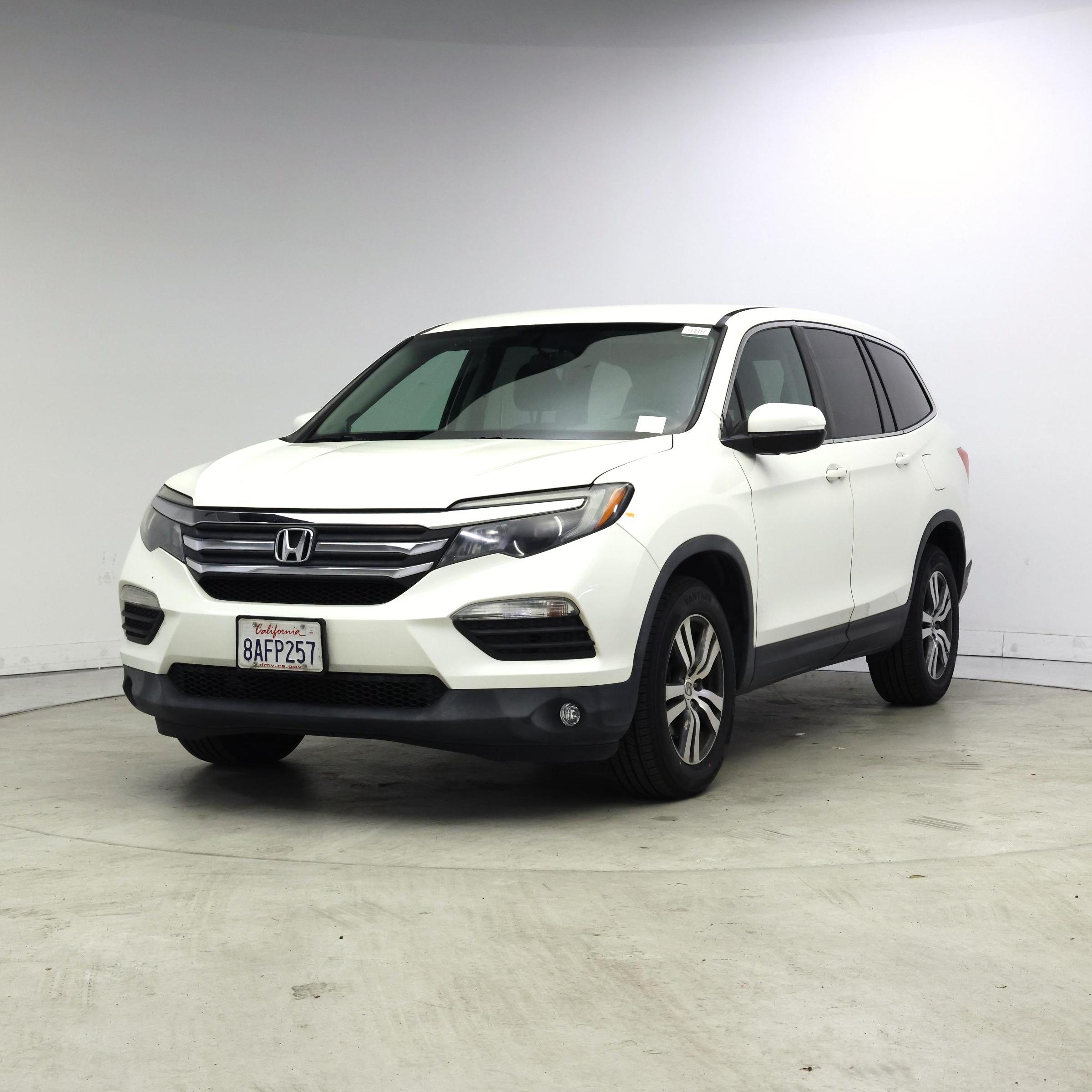 Thumbnail: 2017 Honda Pilot - 4