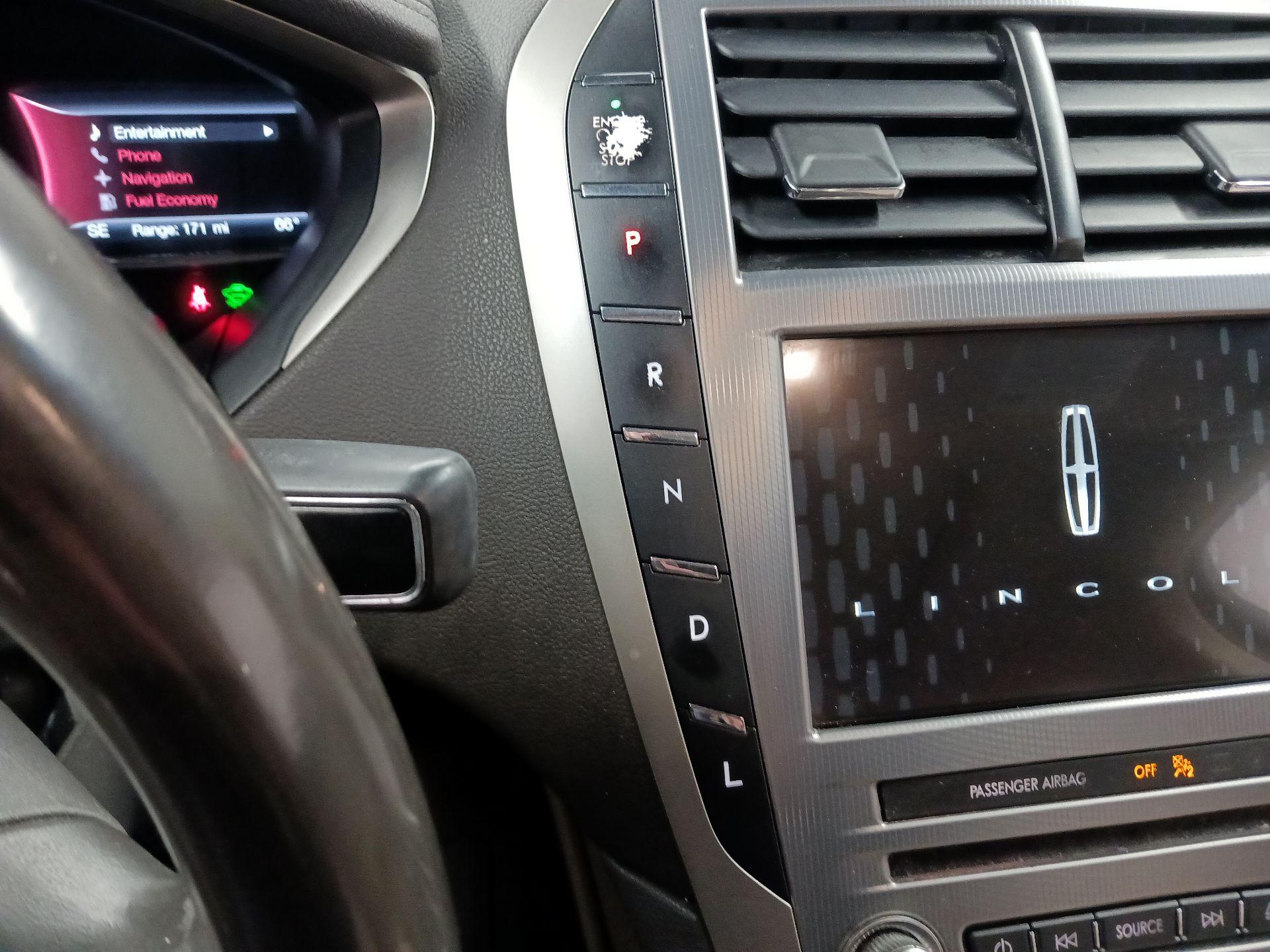 Thumbnail: 2017 Lincoln MKZ - 15