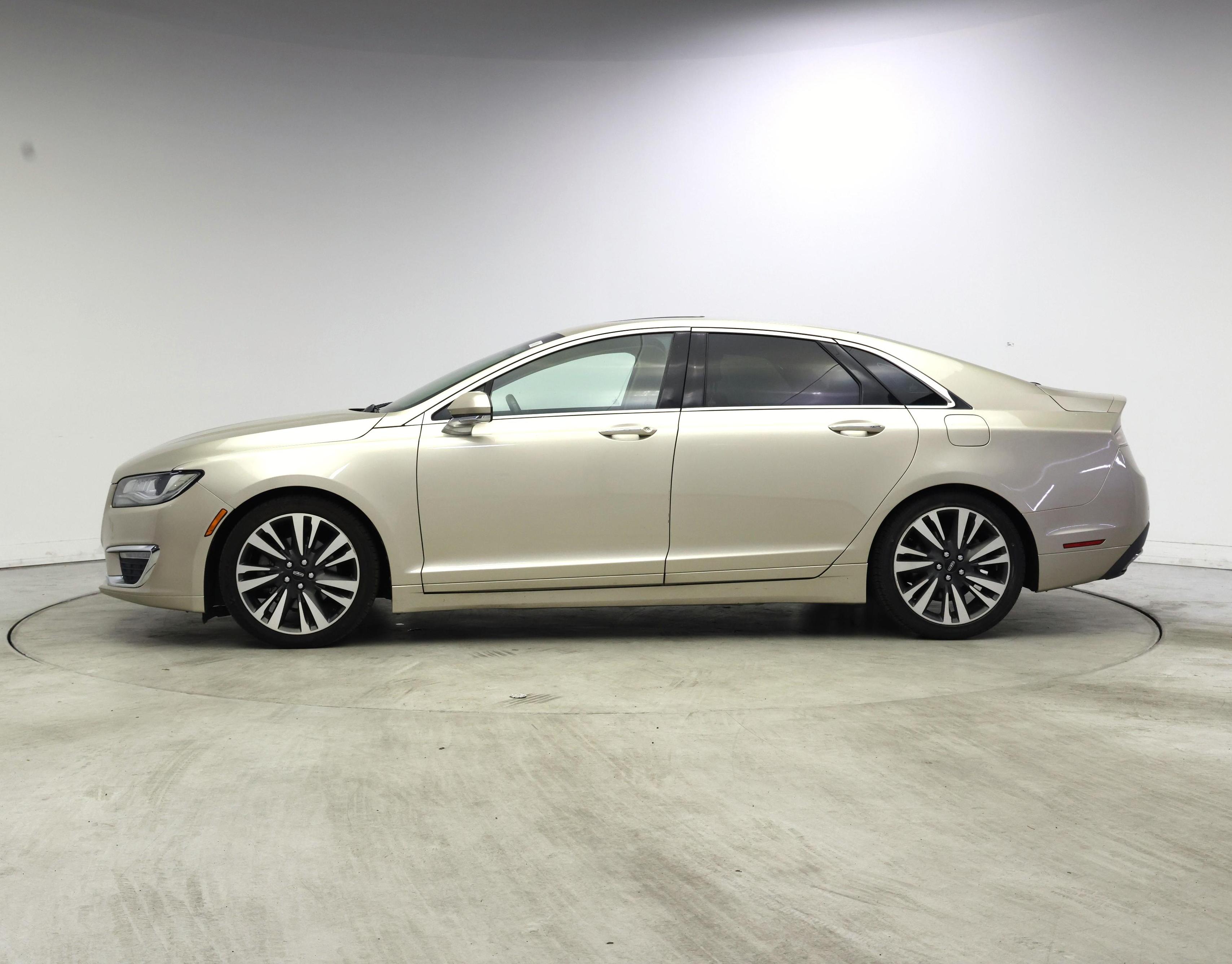 Thumbnail: 2017 Lincoln MKZ - 3