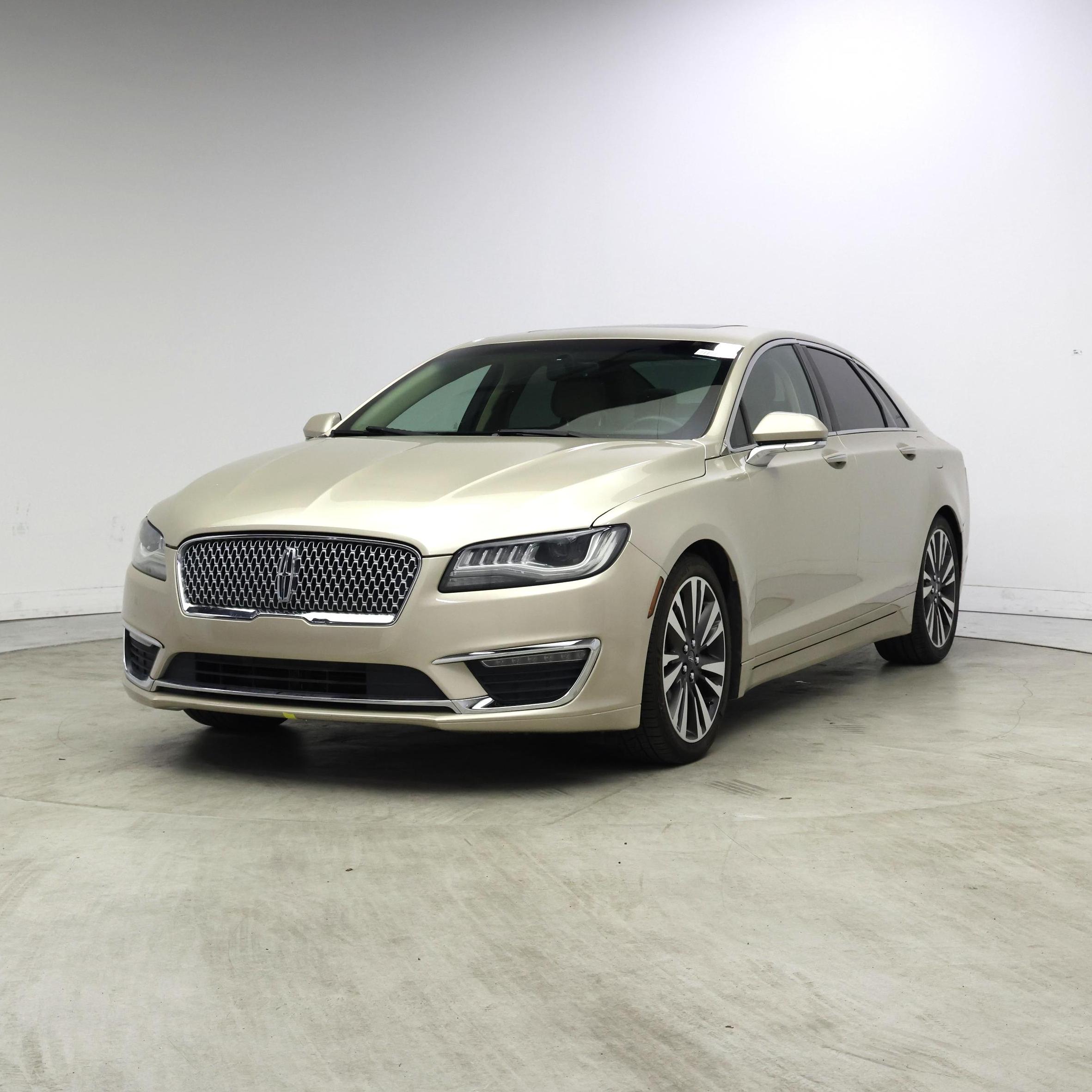 Thumbnail: 2017 Lincoln MKZ - 4