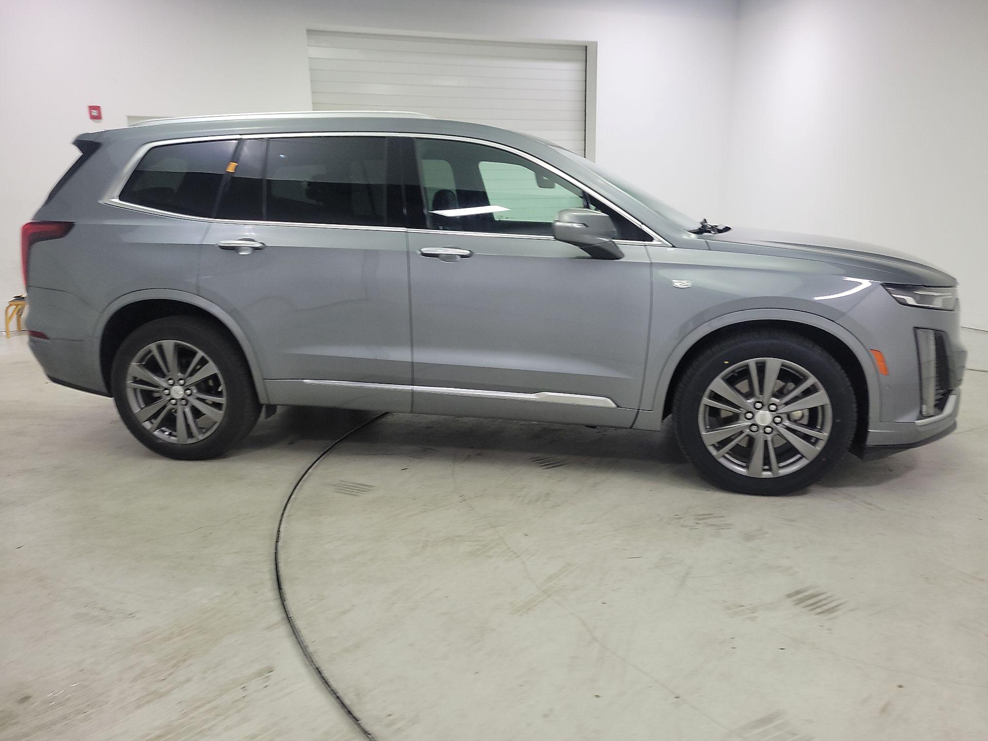 Thumbnail: 2020 Cadillac XT6 - 4