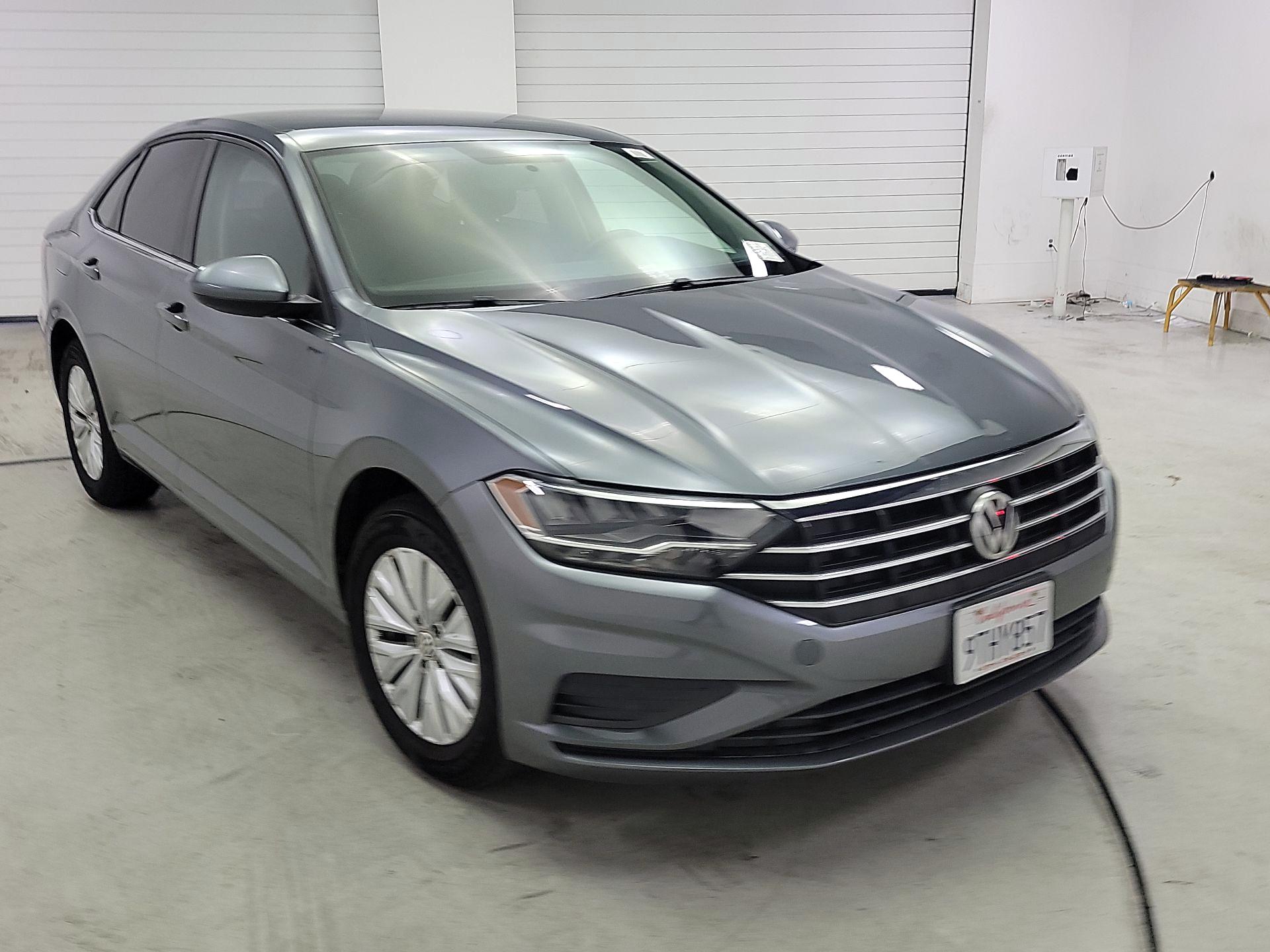 Thumbnail: 2019 Volkswagen Jetta - 1