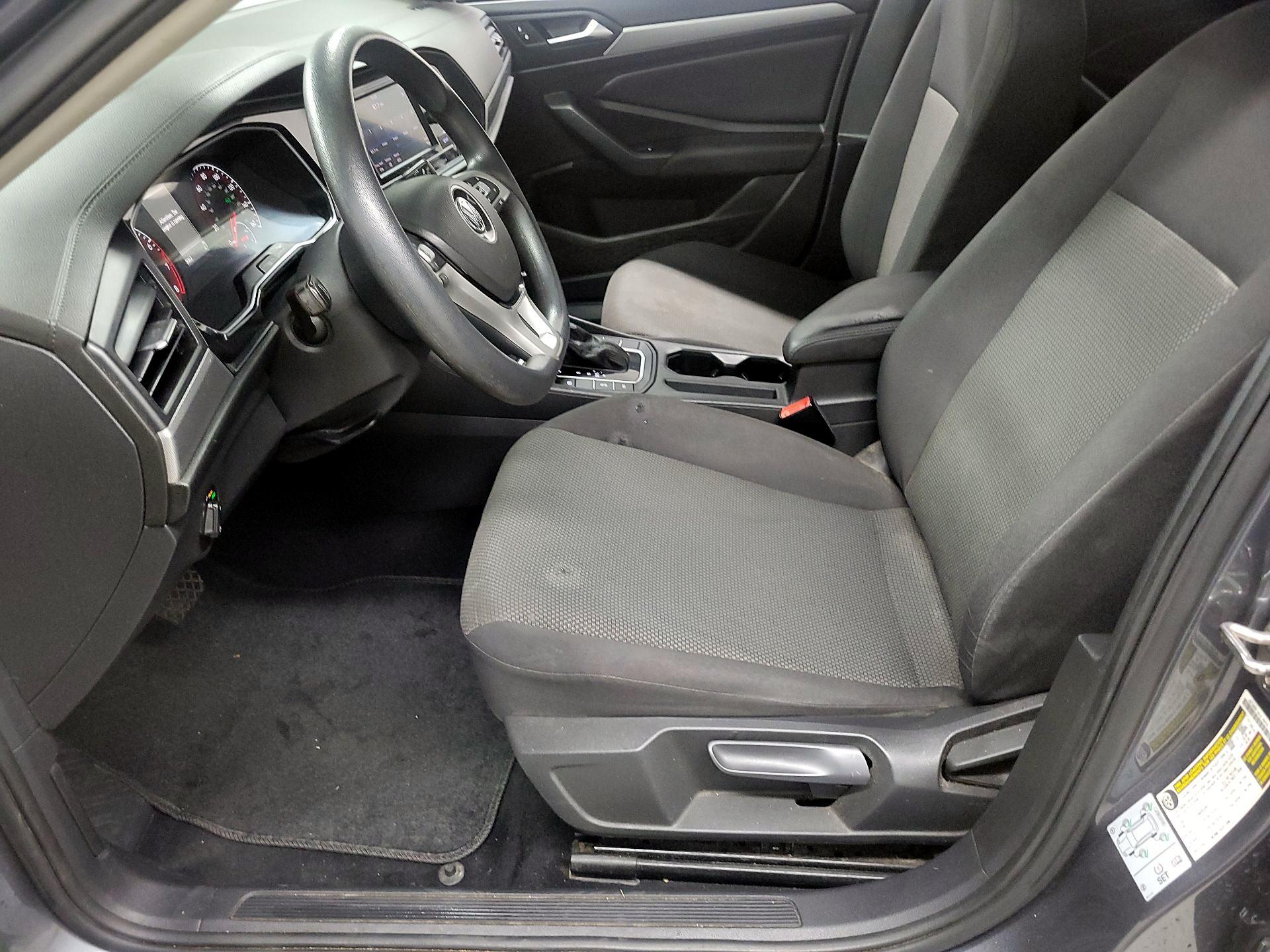 Thumbnail: 2019 Volkswagen Jetta - 9