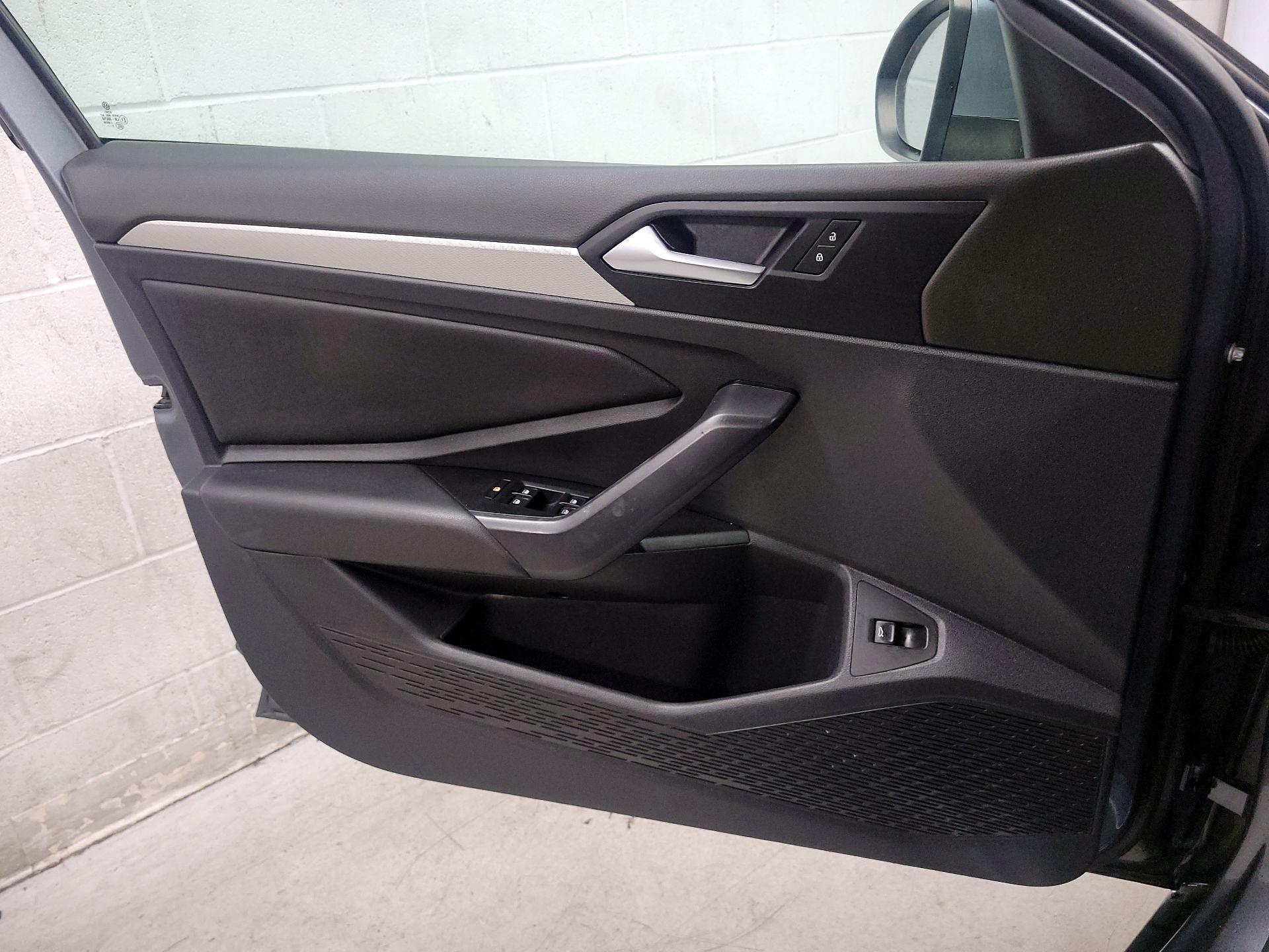 Thumbnail: 2019 Volkswagen Jetta - 10