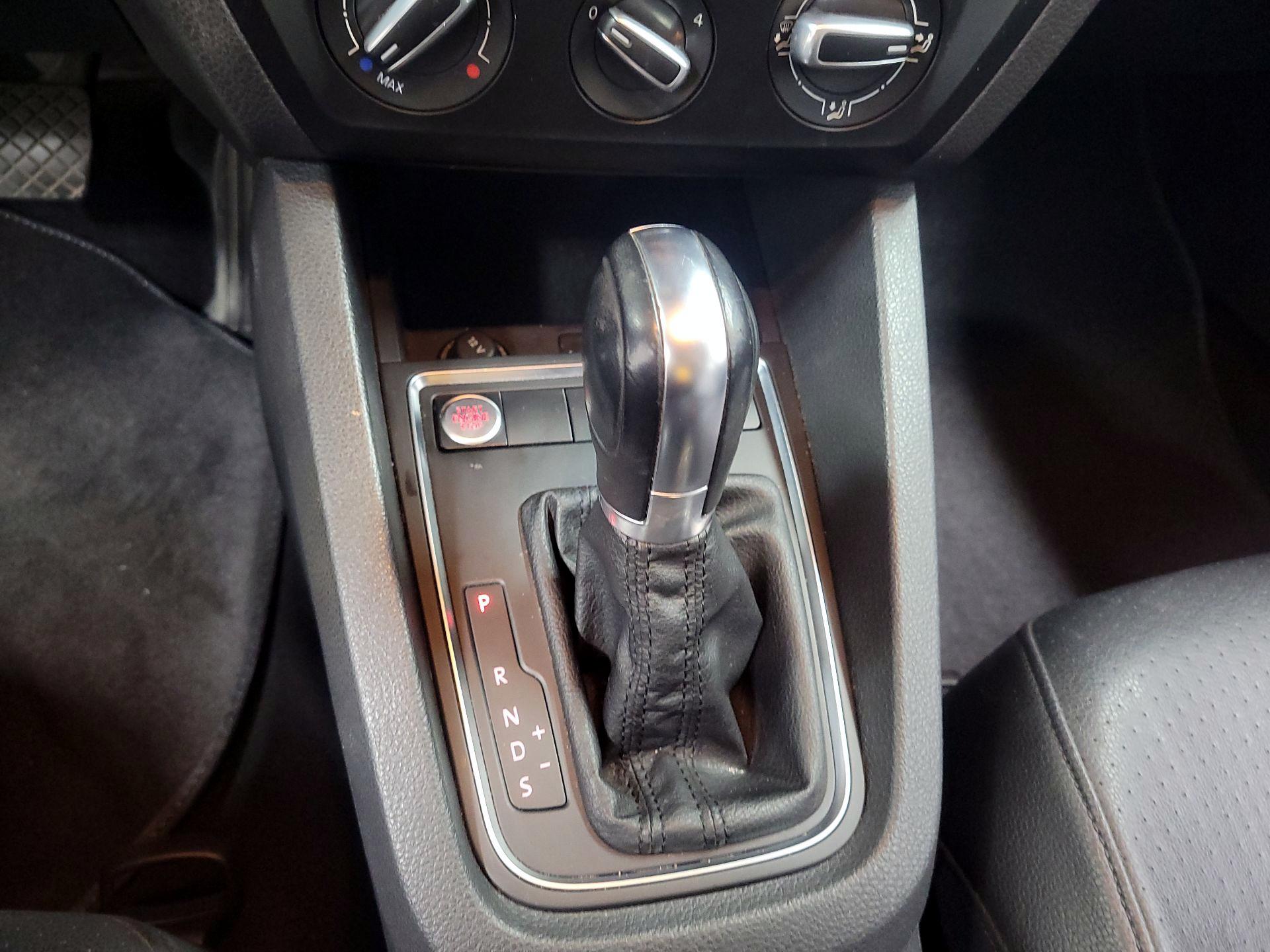 Thumbnail: 2017 Volkswagen Jetta - 13