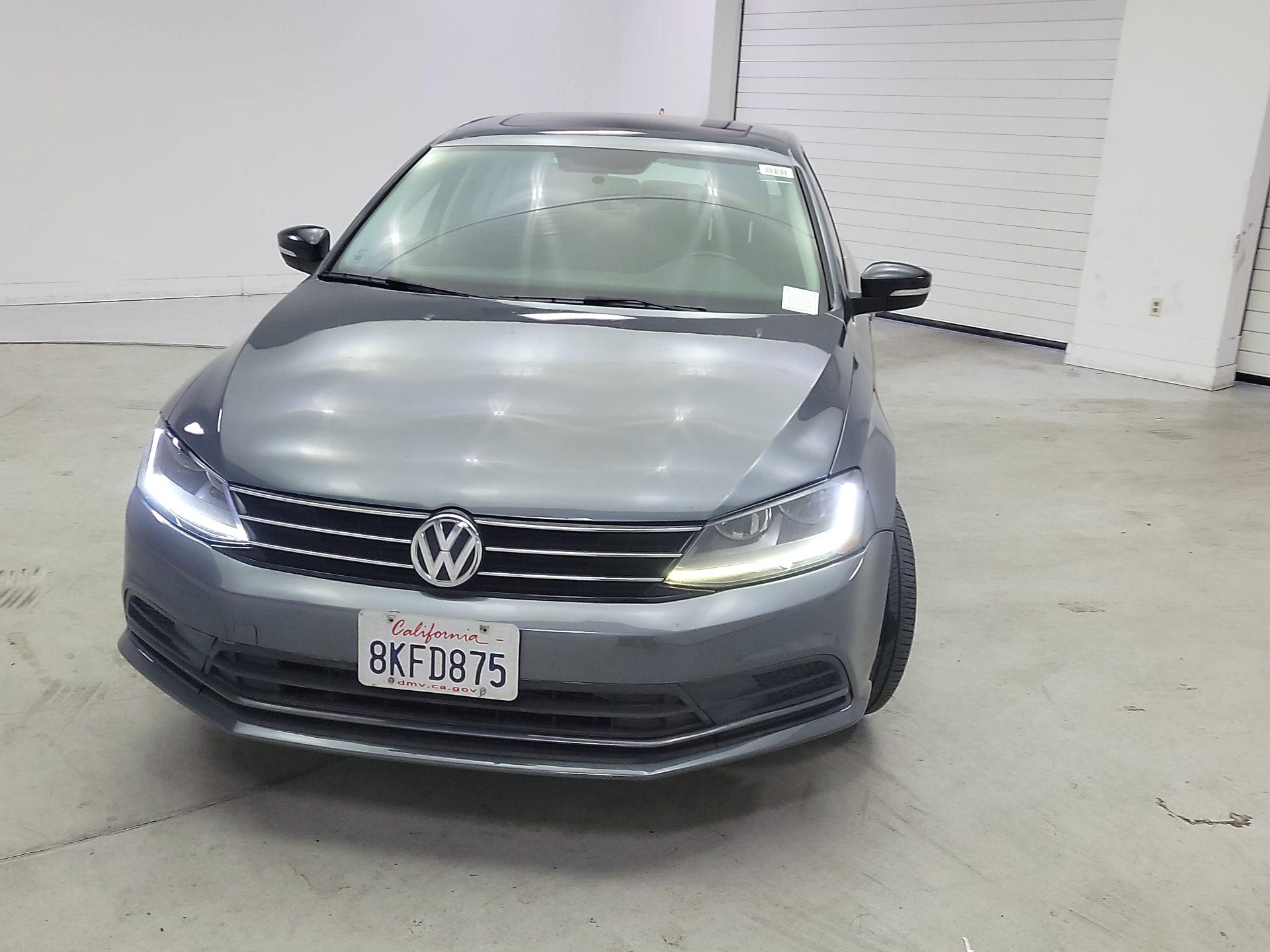 Thumbnail: 2017 Volkswagen Jetta - 2