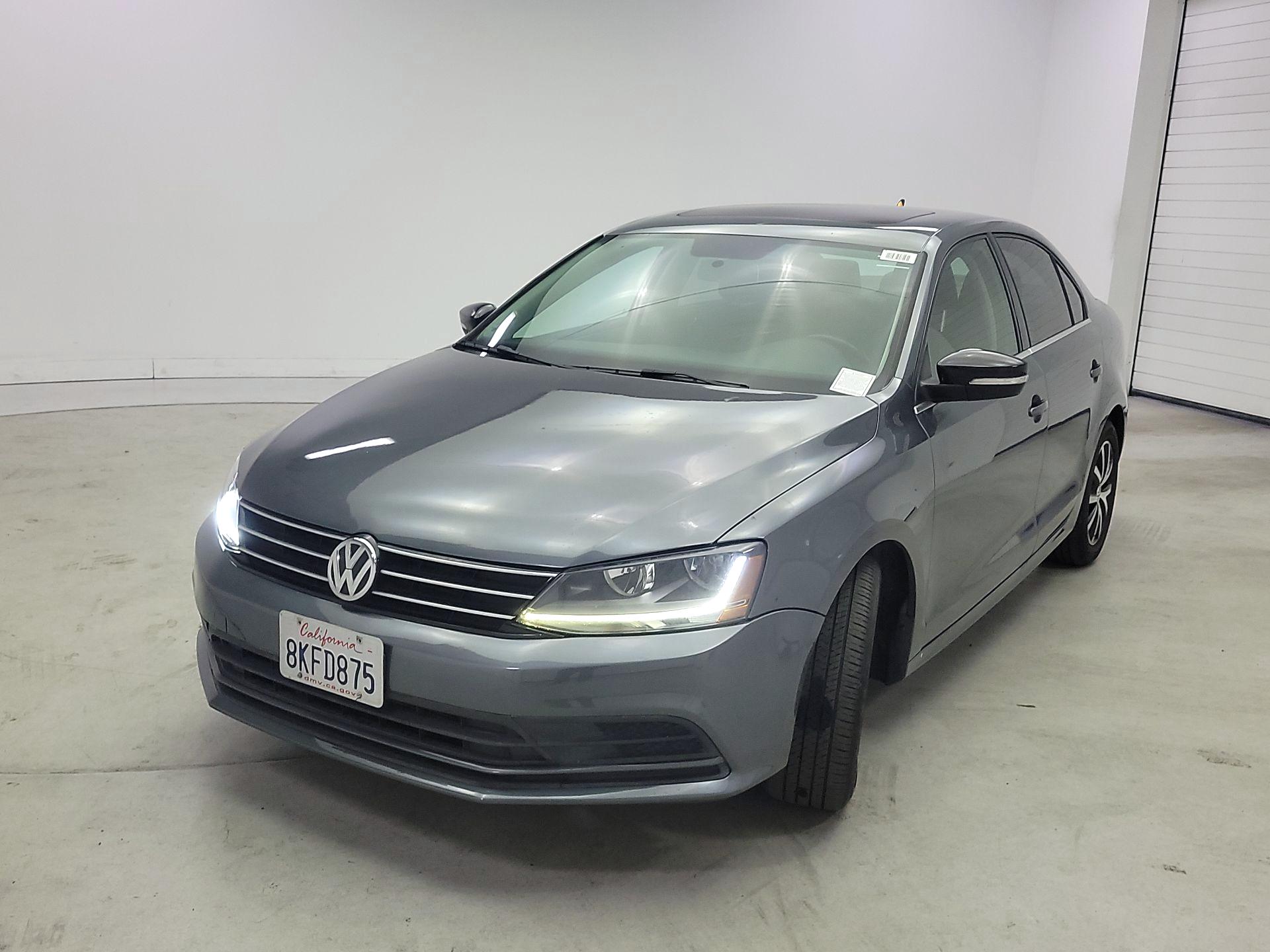 Thumbnail: 2017 Volkswagen Jetta - 3