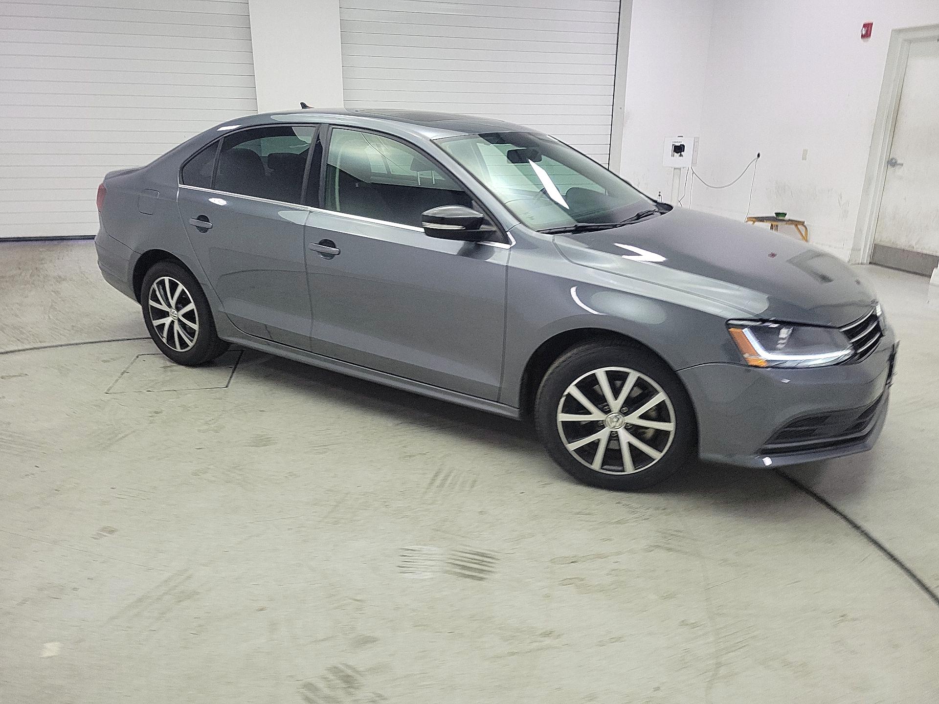 Thumbnail: 2017 Volkswagen Jetta - 4