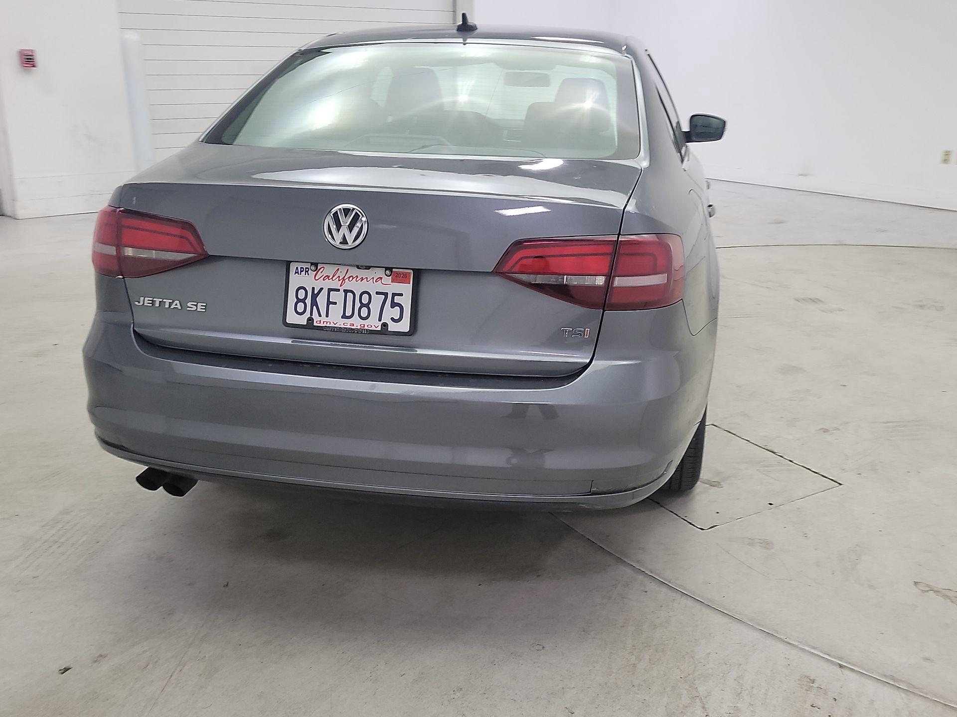 Thumbnail: 2017 Volkswagen Jetta - 6