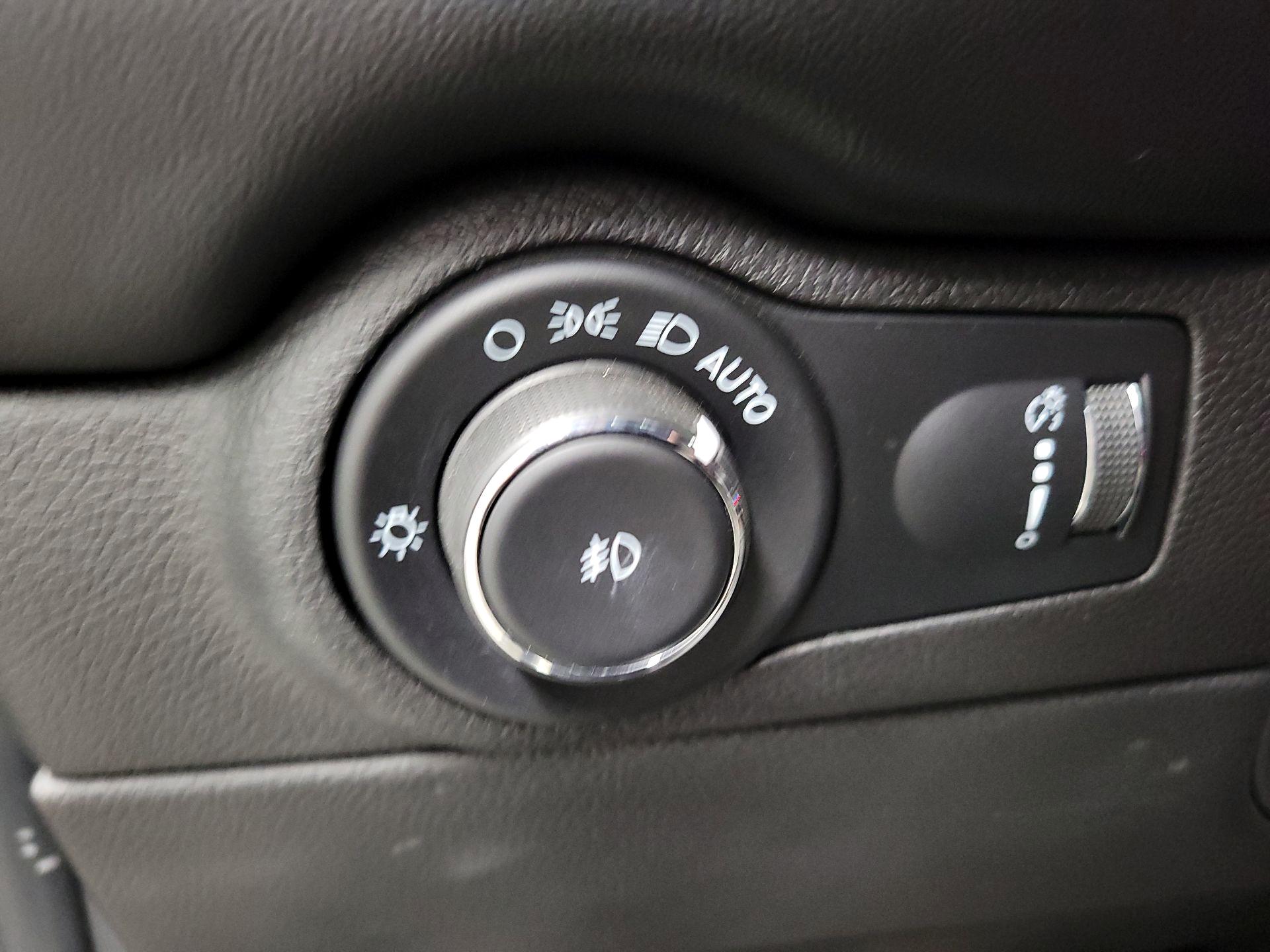 Thumbnail: 2021 Dodge Durango - 13