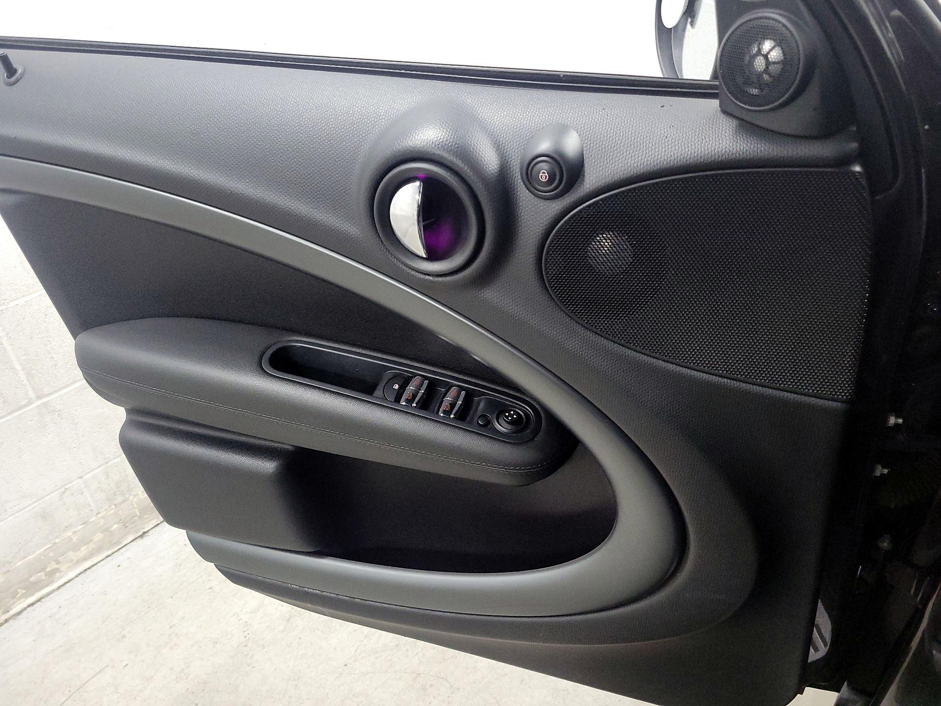 Thumbnail: 2016 MINI Cooper Countryman - 10