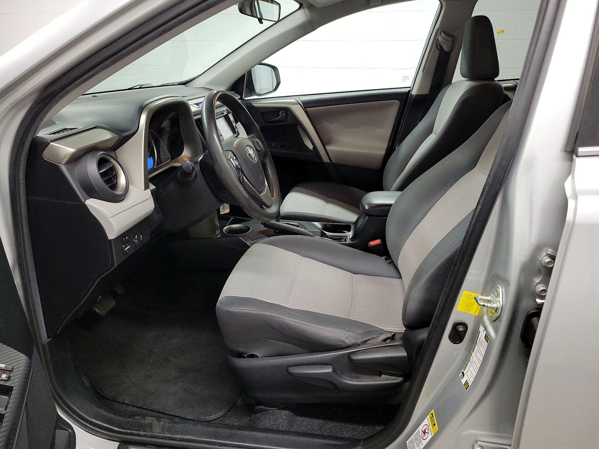 Thumbnail: 2015 Toyota RAV4 - 9