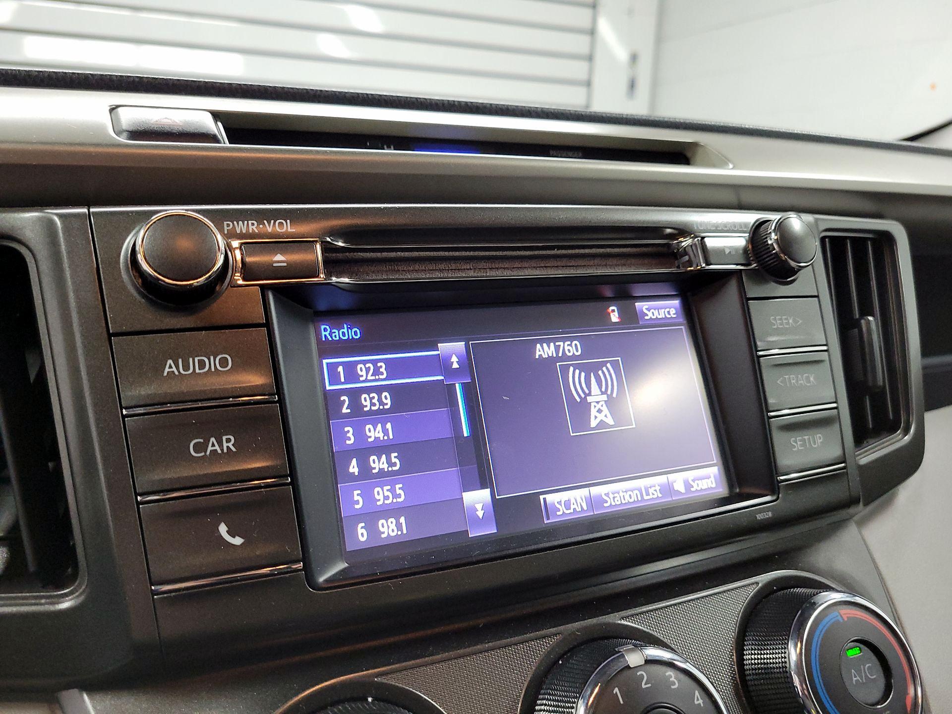 Thumbnail: 2015 Toyota RAV4 - 13