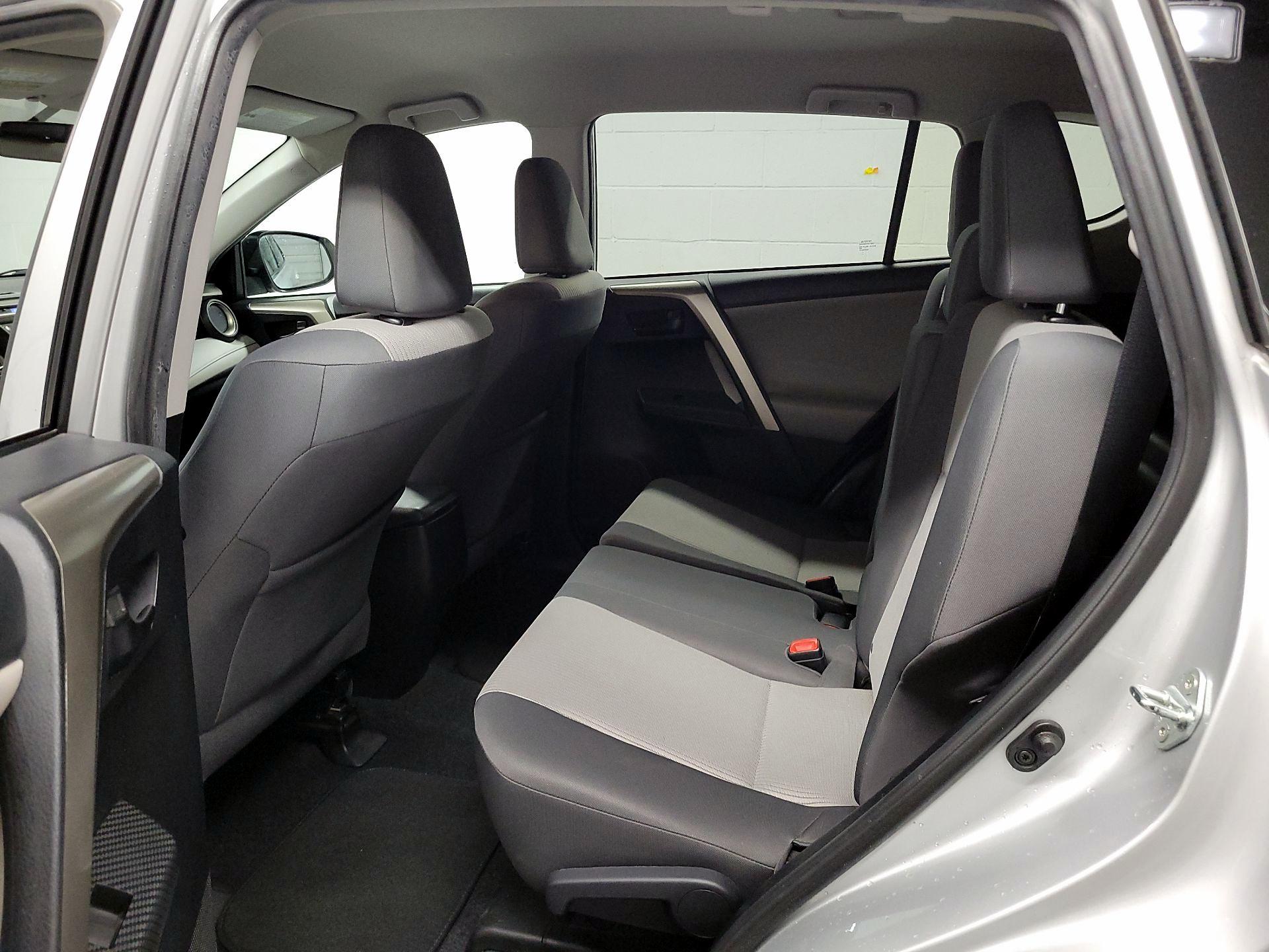 Thumbnail: 2015 Toyota RAV4 - 17