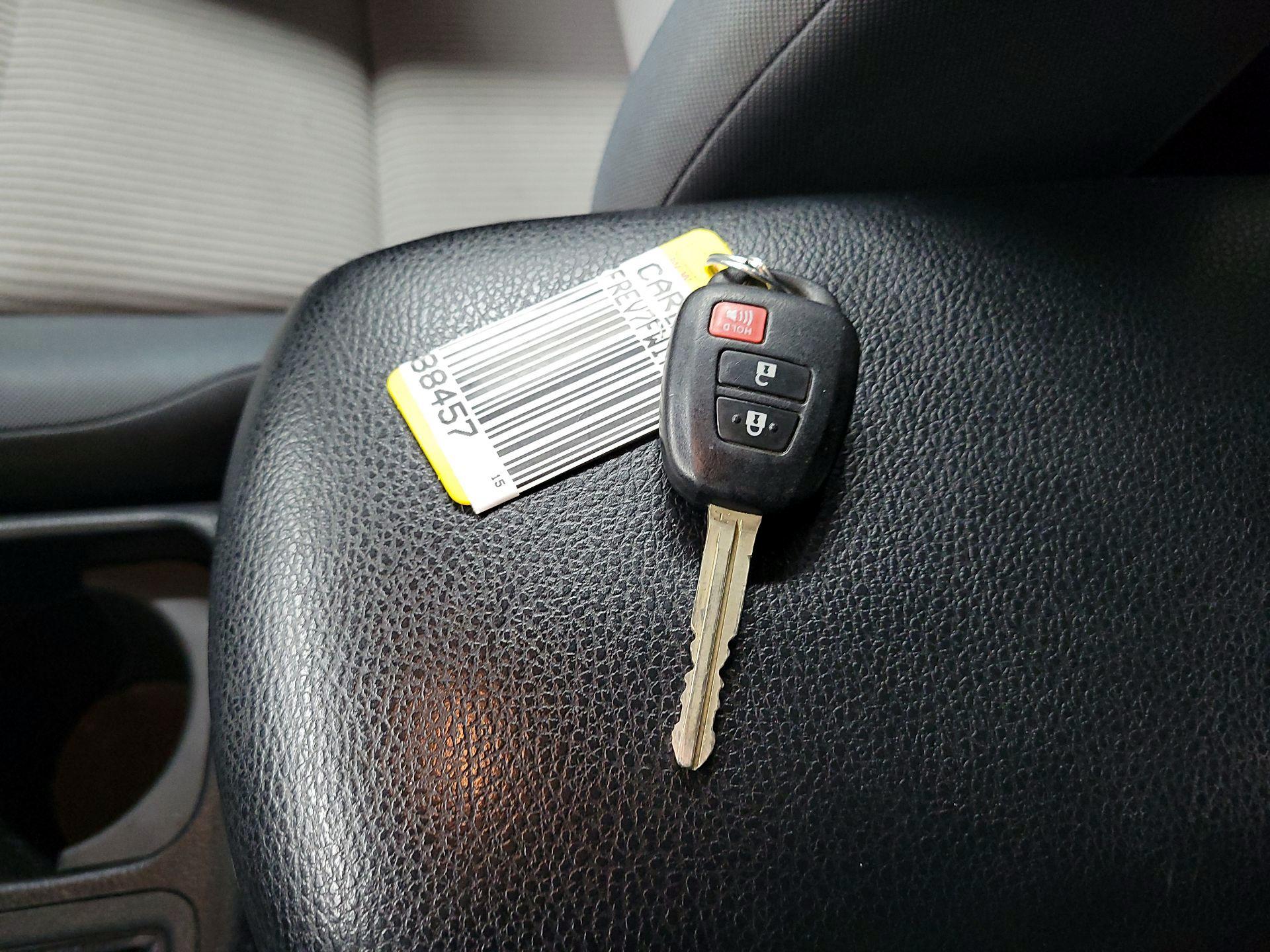 Thumbnail: 2015 Toyota RAV4 - 20