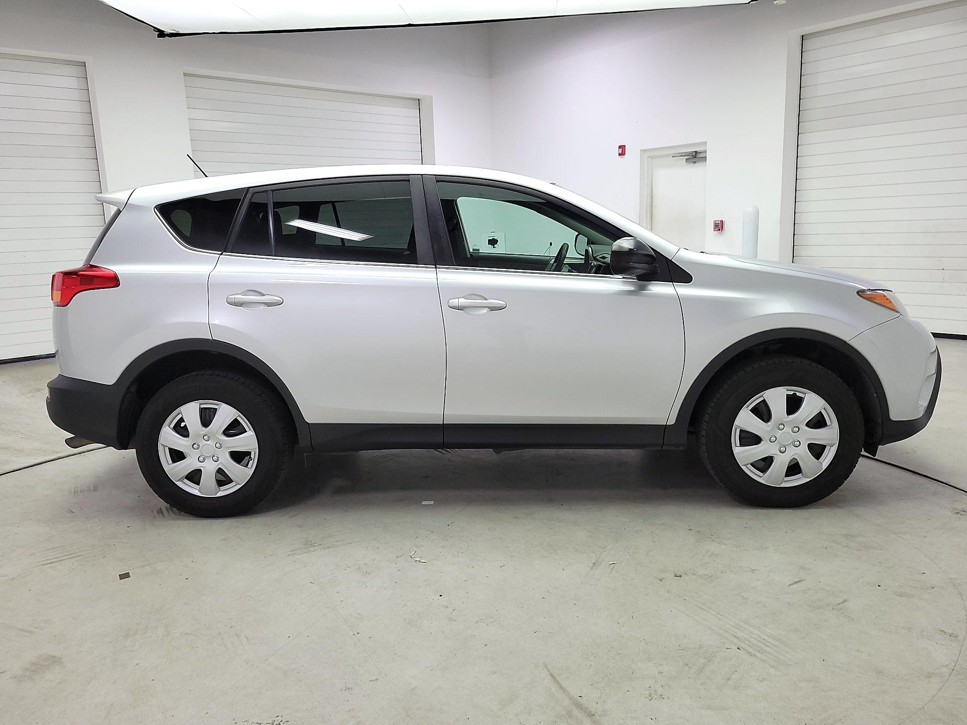 Thumbnail: 2015 Toyota RAV4 - 4