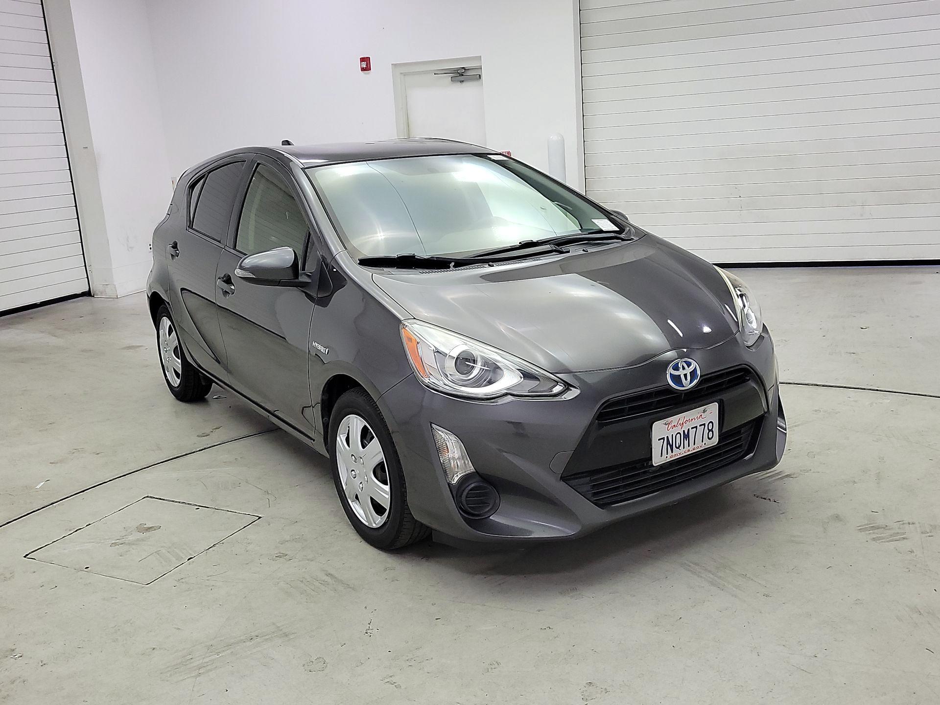 Thumbnail: 2015 Toyota Prius c - 1